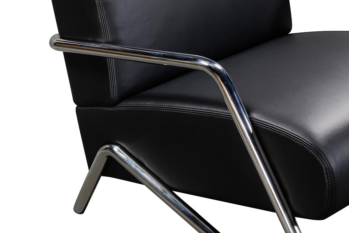 Chrome and Leather Industrial Lounge Chair In New Condition For Sale In Miami Beach, FL
