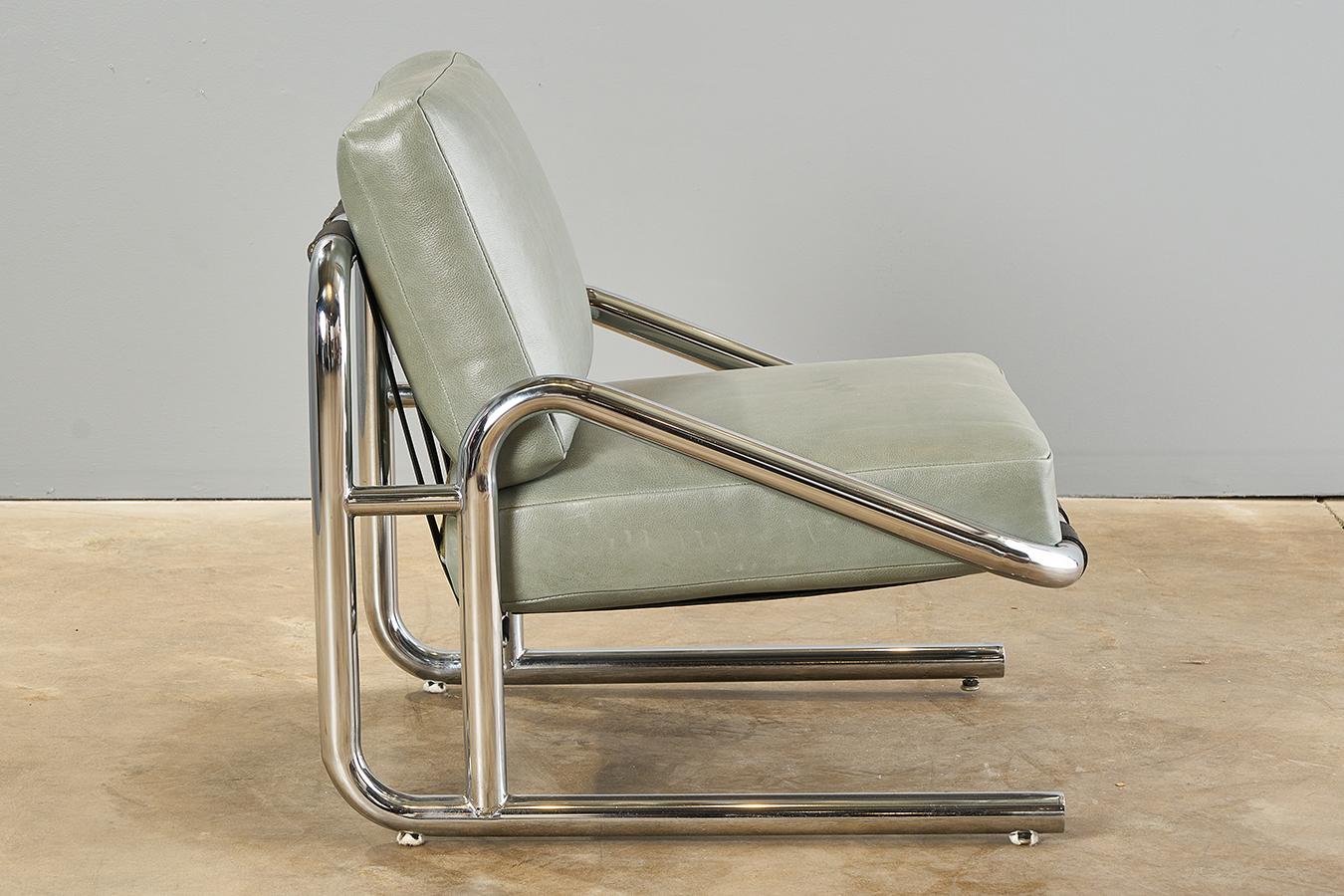 Mid-Century Modern Chrome and Leather Lounge Chair circa 1970 For Sale