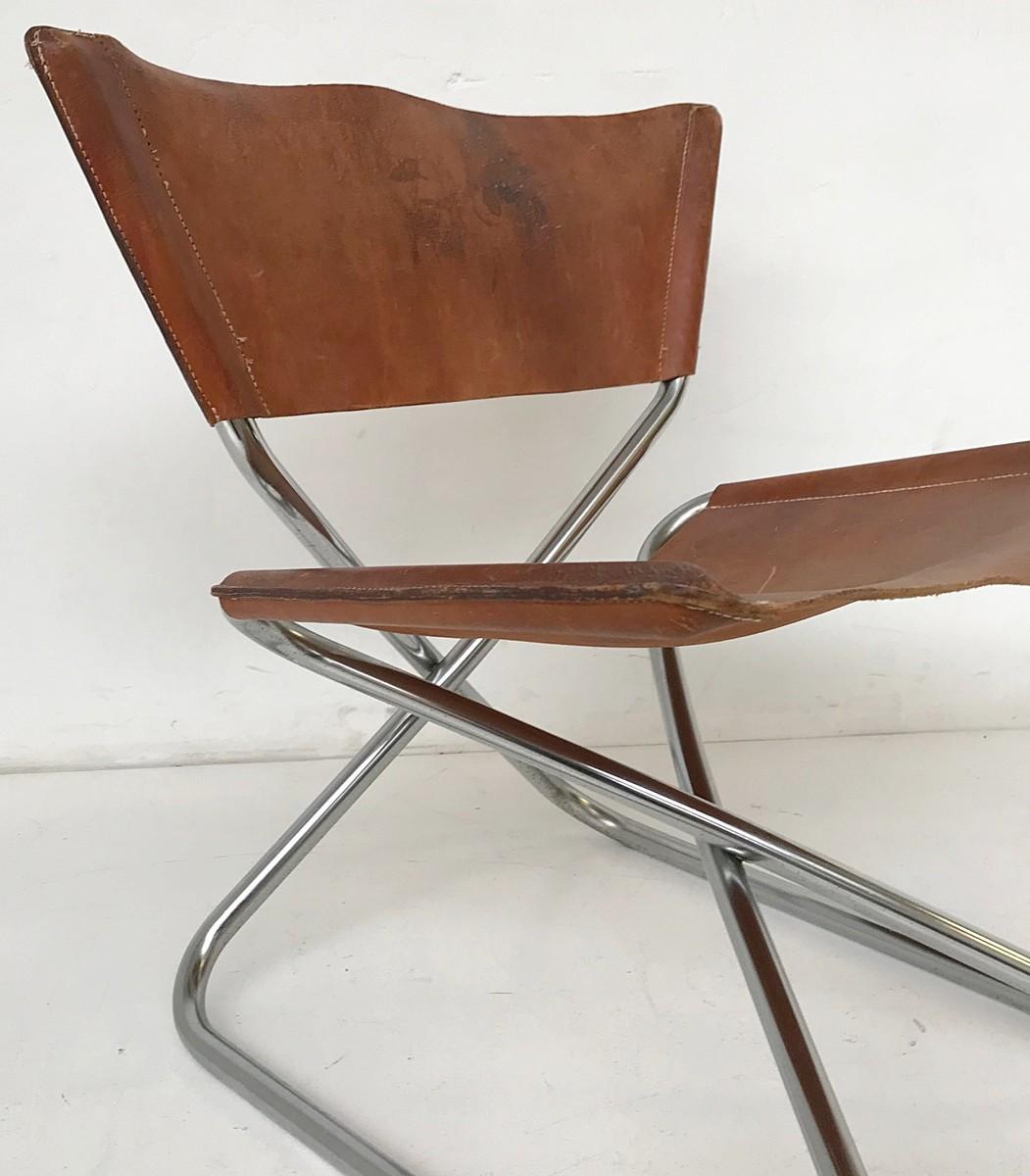 Mid-Century Modern Chrome and Leather Seat For Sale