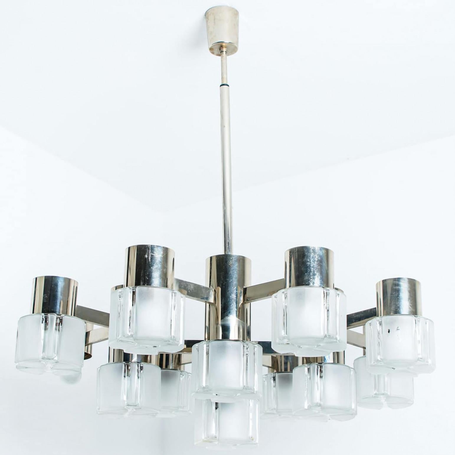 Space Age Lampadario a 13 luci in cromo e vetro di Murano di Sciolari, 1970 in vendita