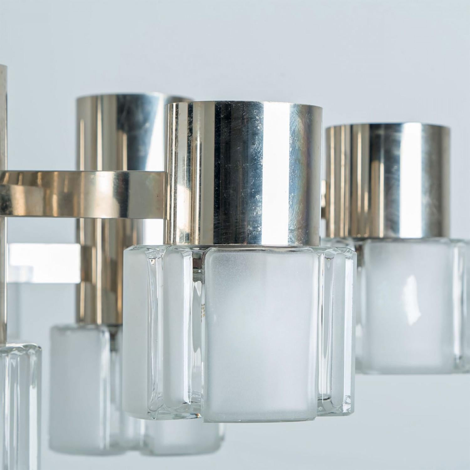 Italiano Lampadario a 13 luci in cromo e vetro di Murano di Sciolari, 1970 in vendita