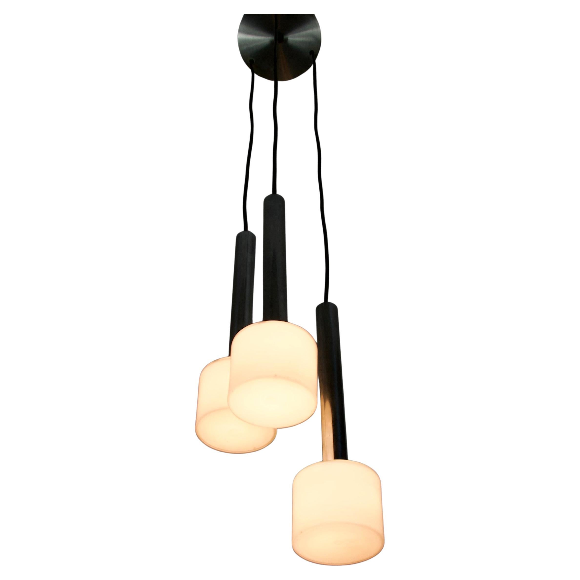 Lampada a sospensione a cascata in cromo e vetro opalino, Germania, anni '70 in vendita