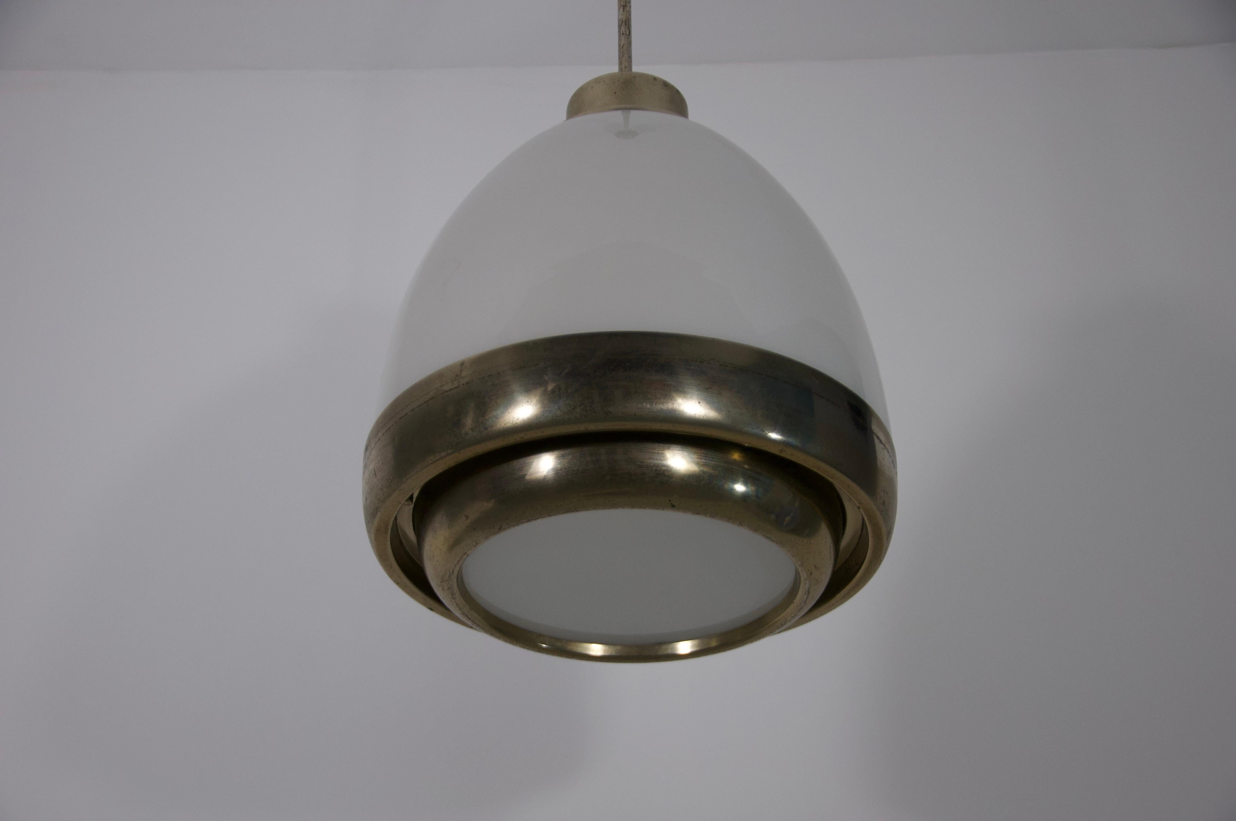 Chrome and Opal Glass Pendant Lamp by P.G. Crippa for Lumi, Italy, 1960s In Good Condition For Sale In Hagenbach, DE