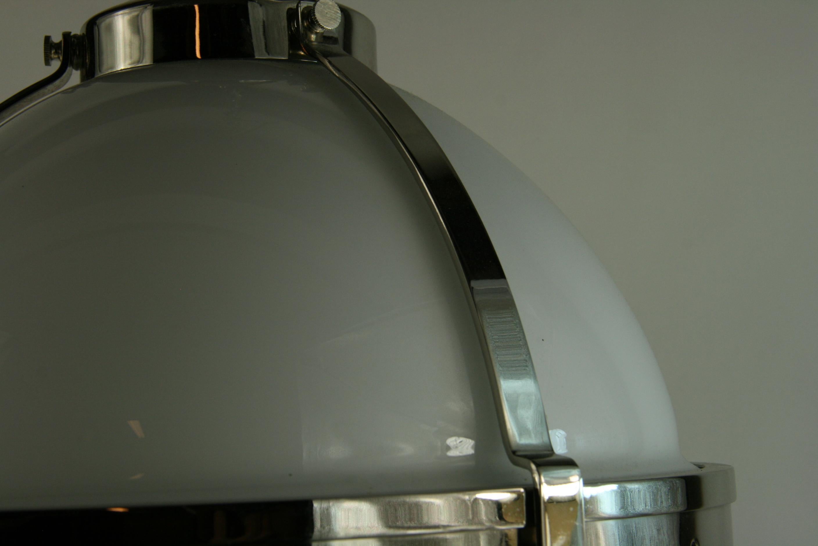 Lampe à suspension en chrome et verre opalin 2