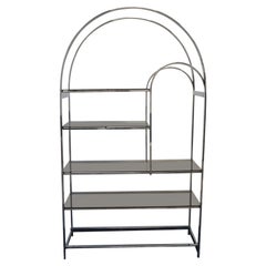 Etagère en forme d'arche en chrome et verre fumé