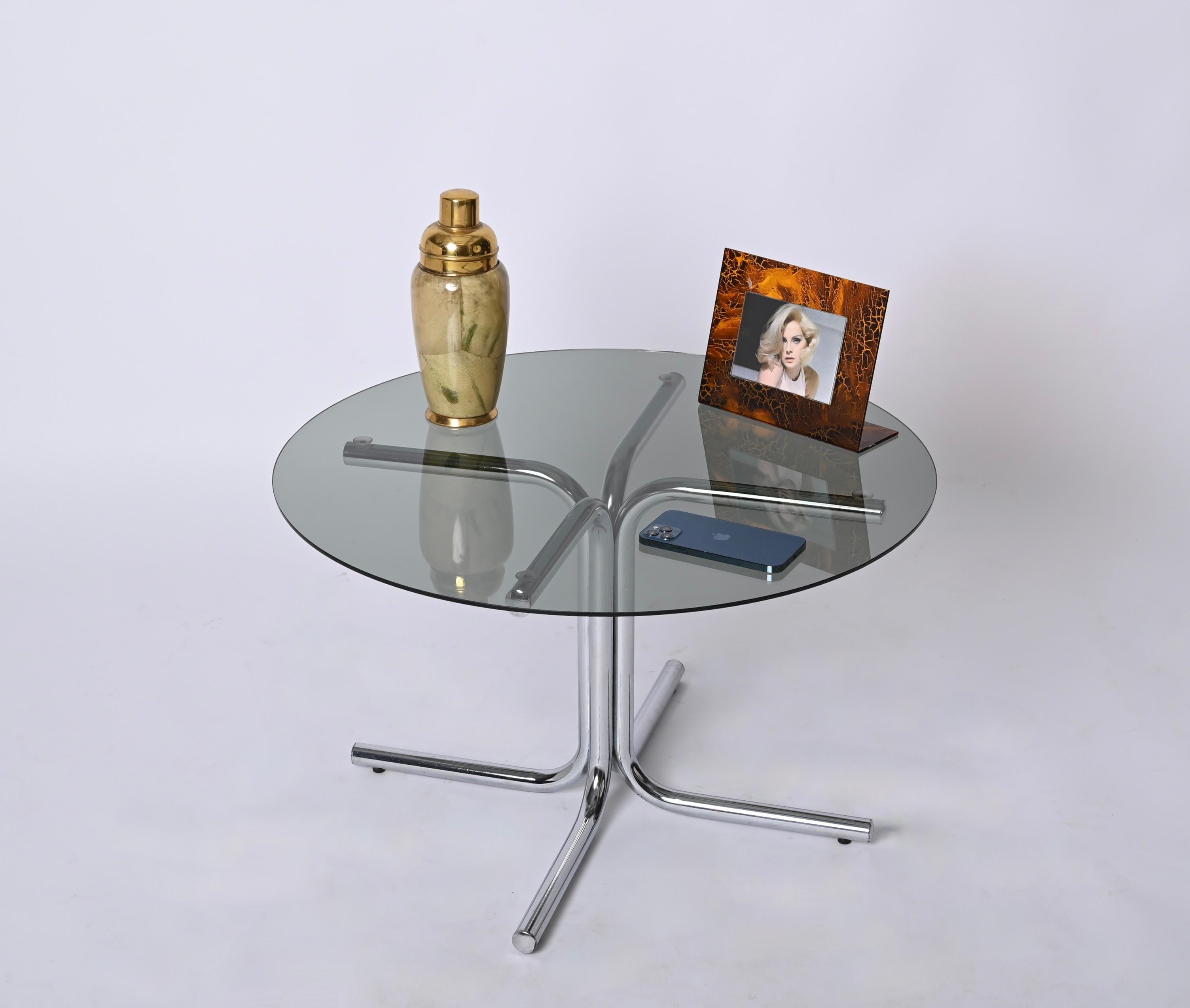 Chrome and Smoked Glass Round Italian Coffee Table, Giotto Stoppino Style, 1970s For Sale 4