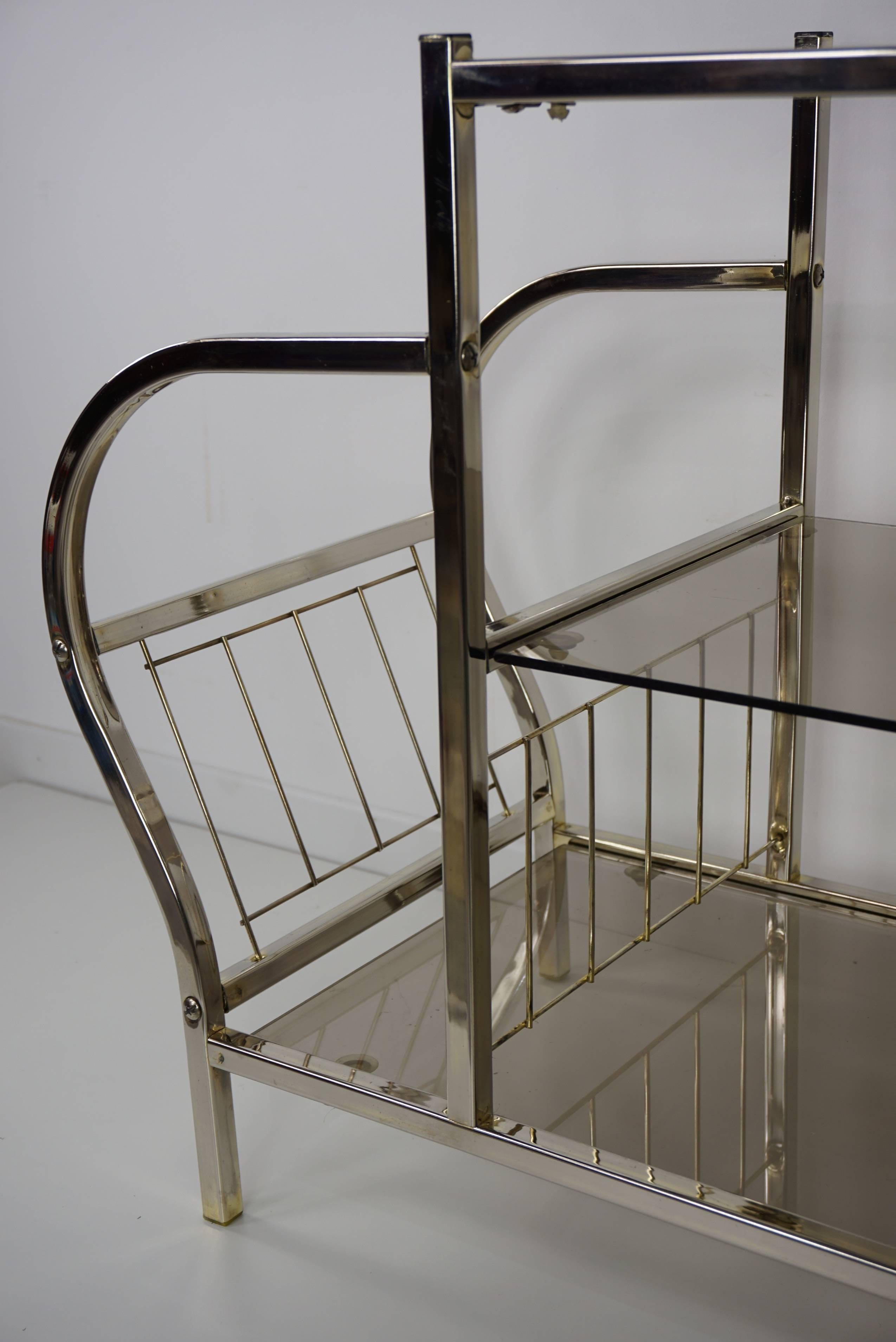 Chrome and Smoked Glass Sofa Table with Magazine Rack In Excellent Condition In Tourcoing, FR