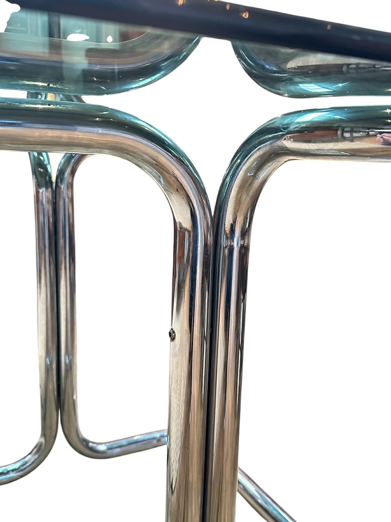 italien Chrome and smoked Glass Table by Giotto Stoppino en vente
