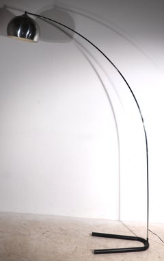 Lampadaire à arc en chrome et acier des années 1960/1970