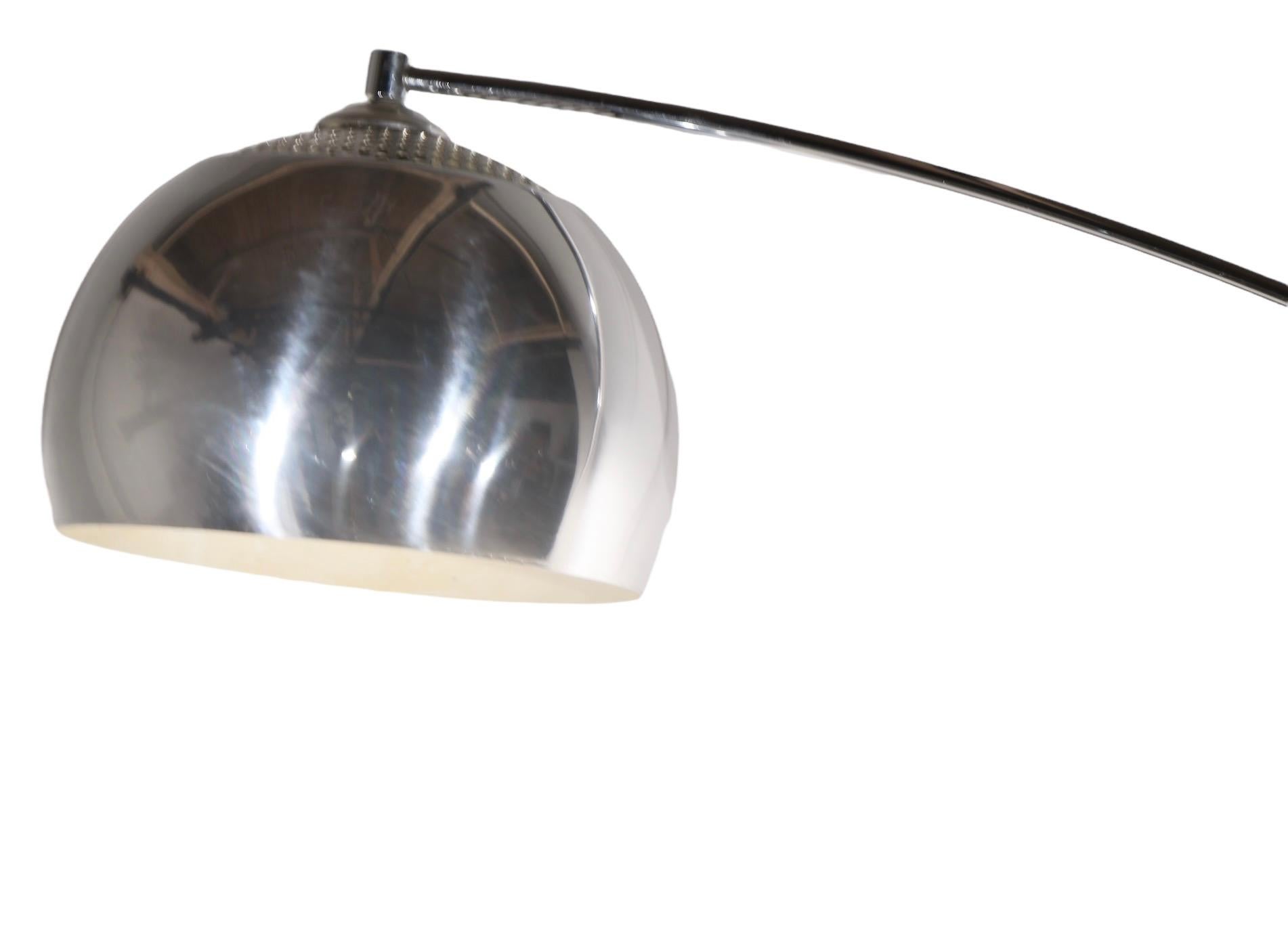 Arc-Stehlampe aus Chrom und Stahl, ca. 1960/1970er Jahre im Angebot 2