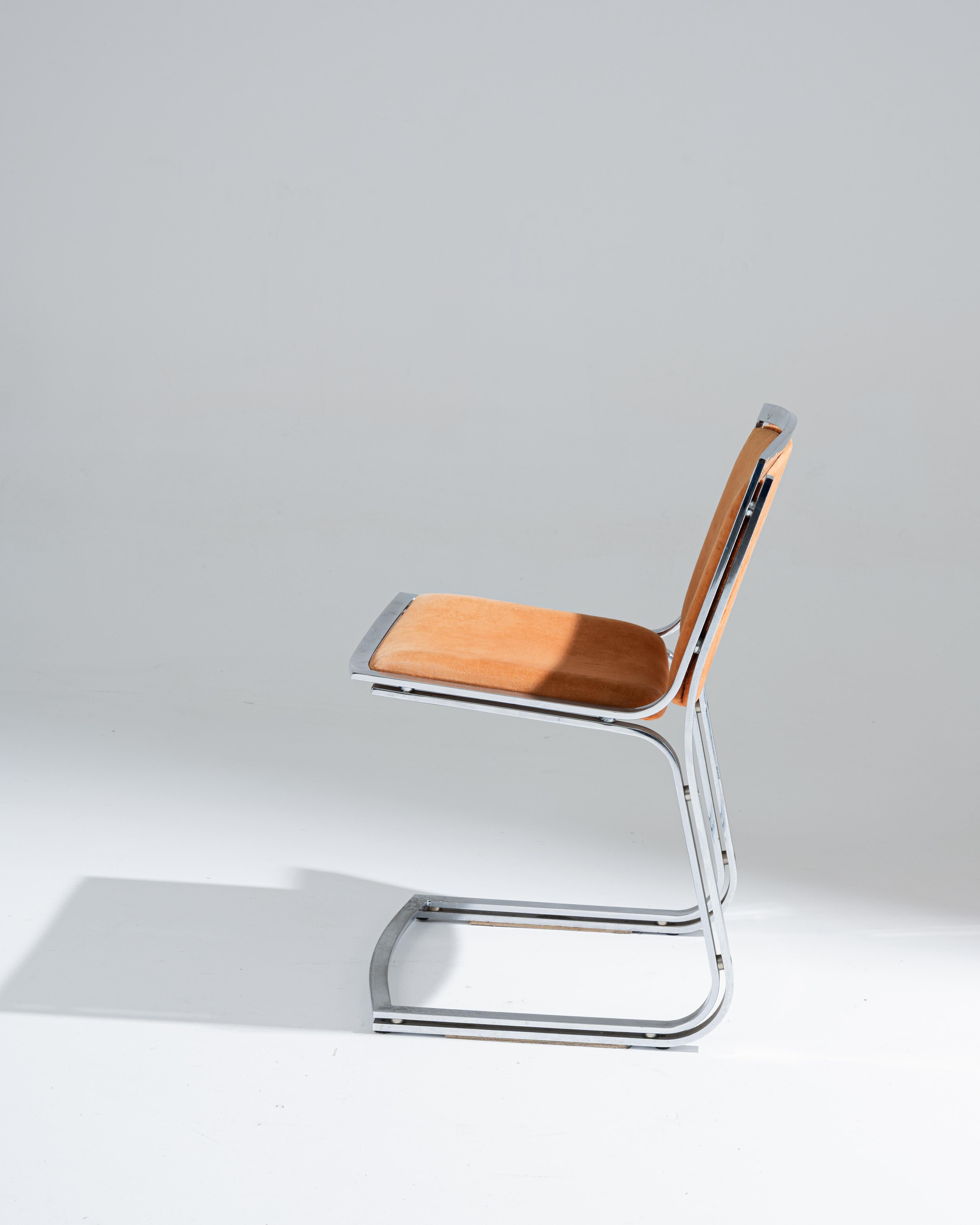 Console-leg chair designed by Italian designer Sergio Asti in the 1970s. Made of polished chrome-plated steel and upholstered in its original orange velvet. The fabric shows light wear consistent with age, and a small stain on the seat. Overall in