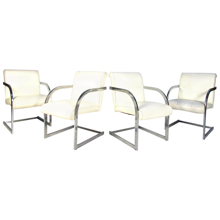 Chrome and Vinyl Dinning Chairs 'Set of 4 in White' For Sale