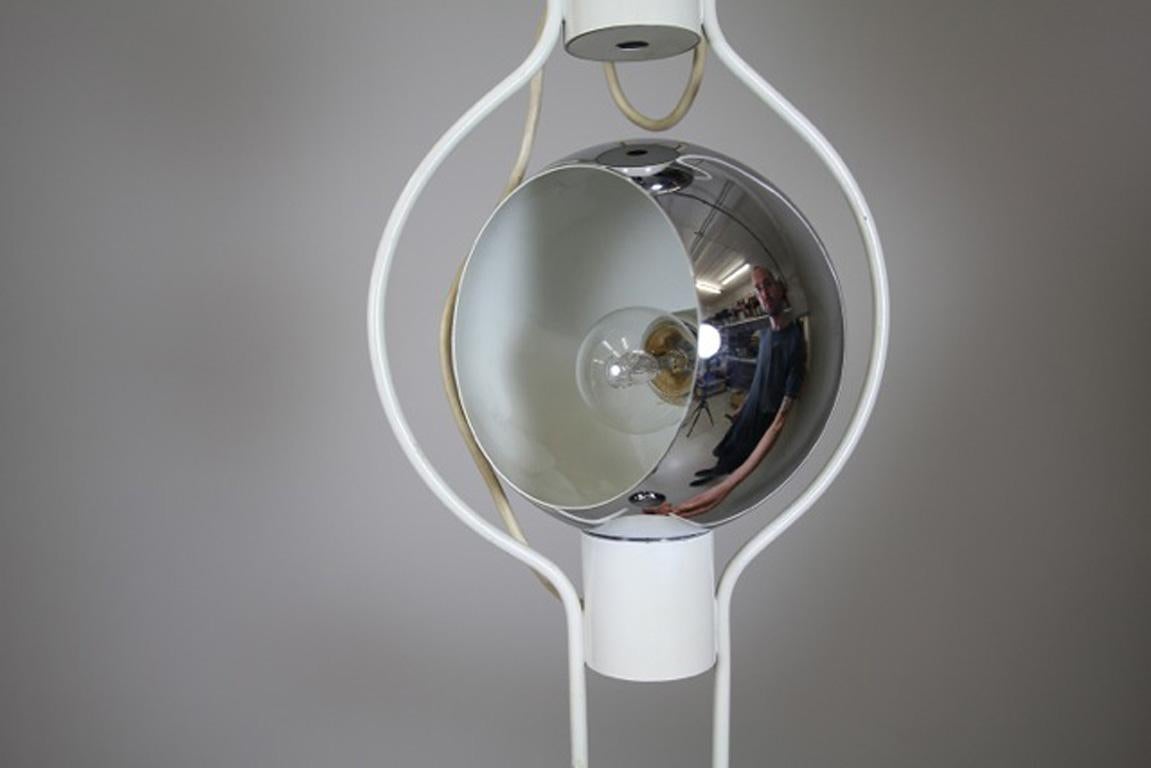 Mid-Century moderno Ciondolo cromato e laccato bianco di Angelo Lelli, Mod. '14071', circa 1962 in vendita