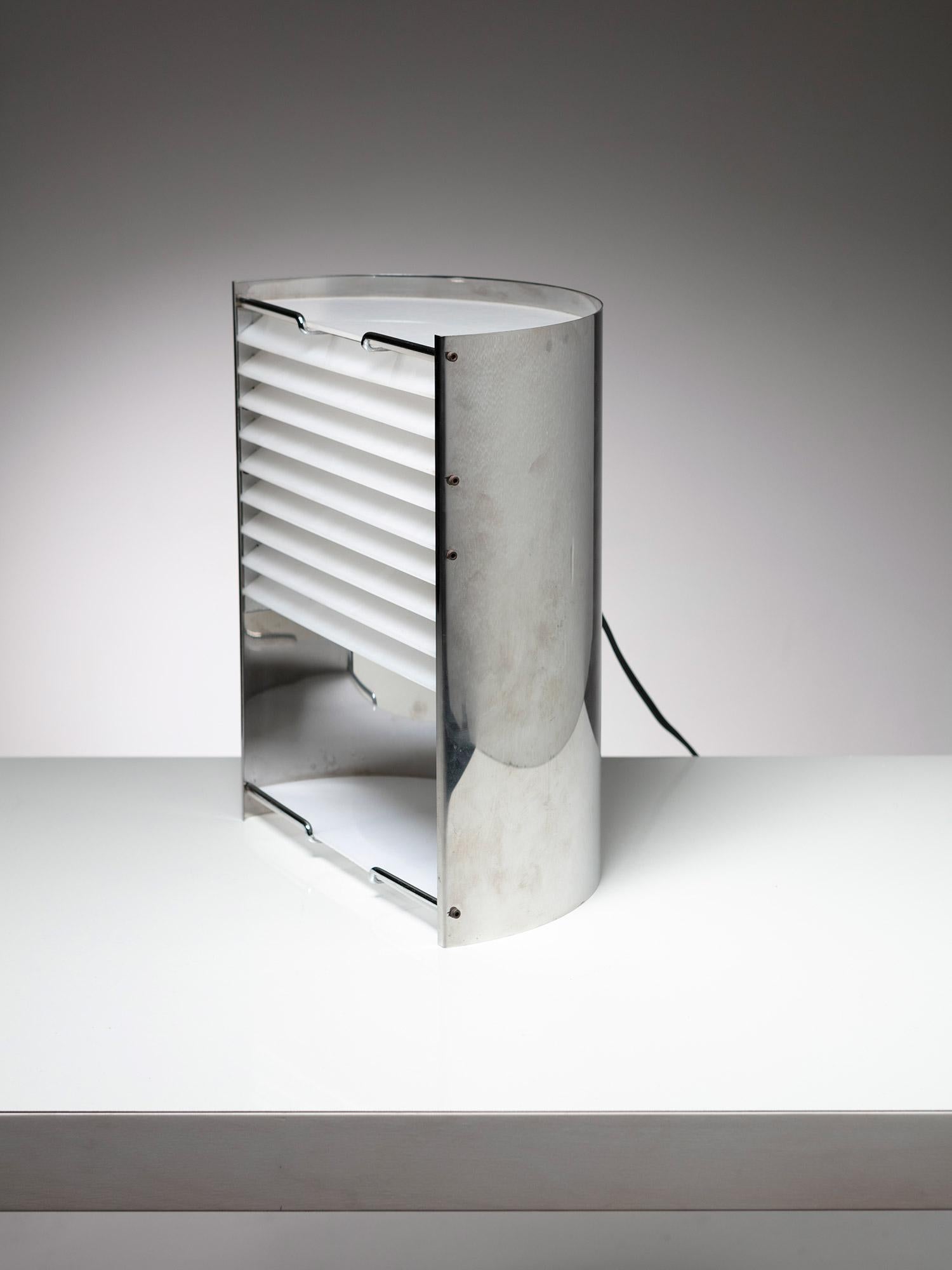 Chrome and White Plexiglass Table Lamp, Italy, 1970s In Good Condition For Sale In Milan, IT