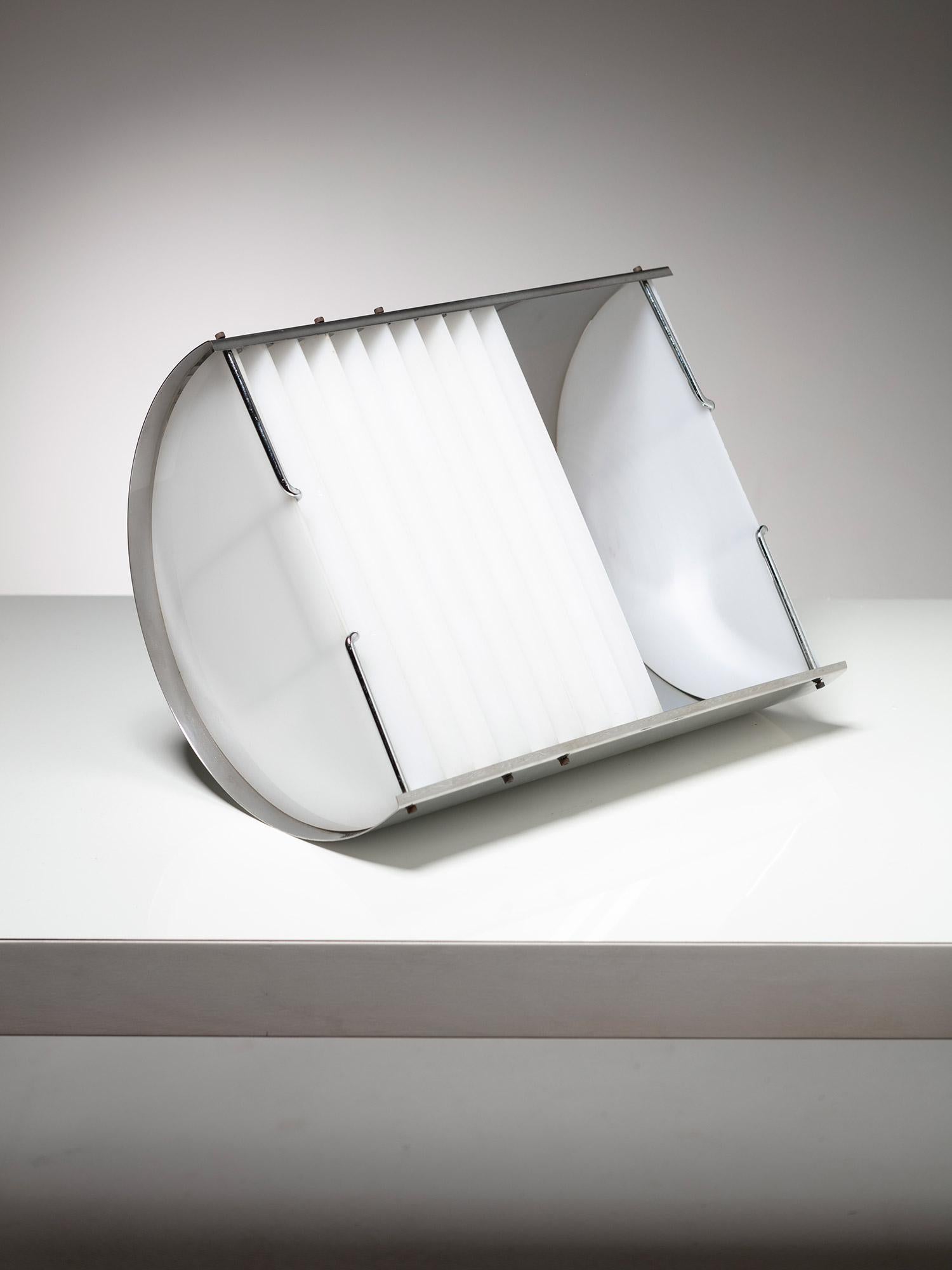 Chrome and White Plexiglass Table Lamp, Italy, 1970s For Sale 2