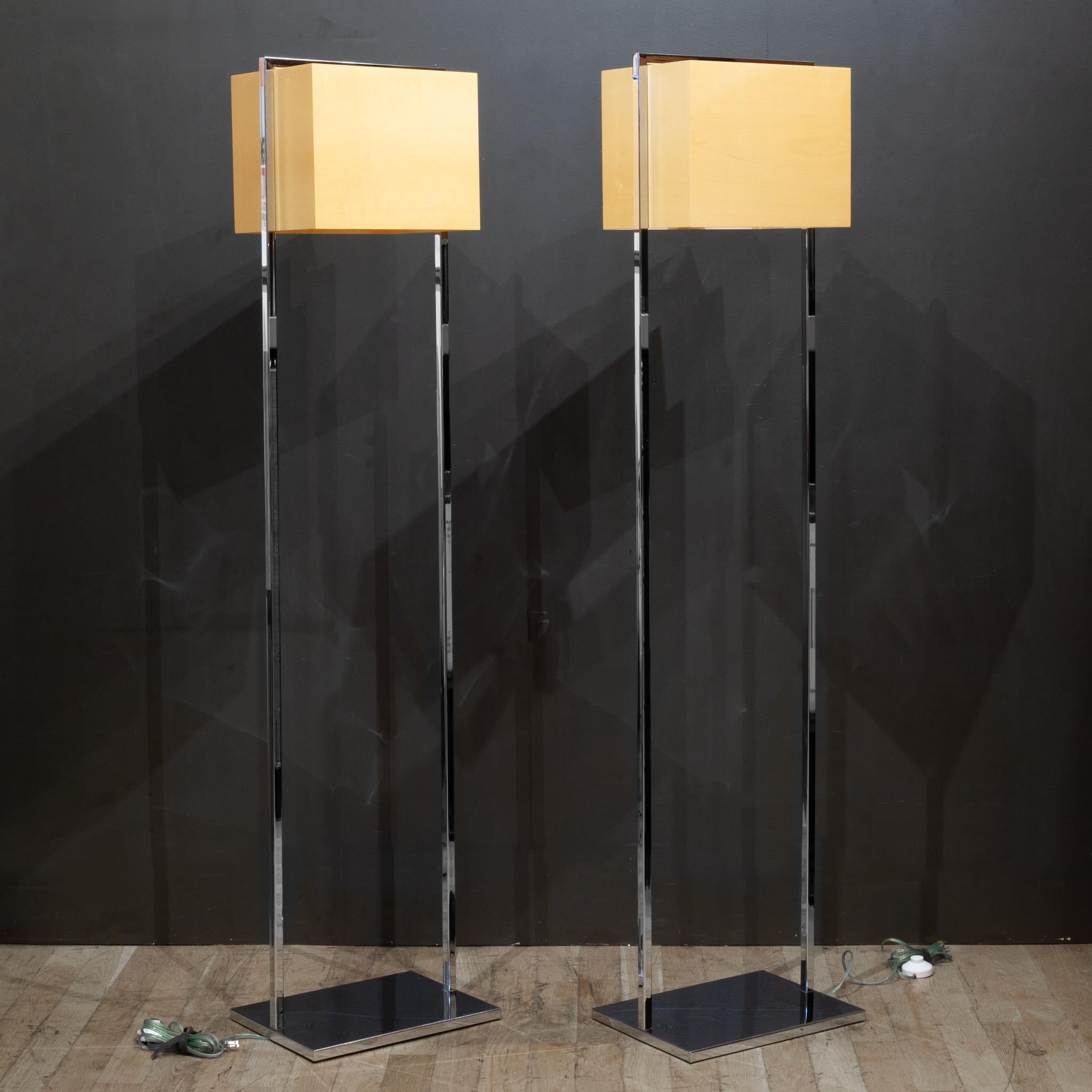 Moderno Lampade da terra in cromo e legno impiallacciato, Italia in vendita