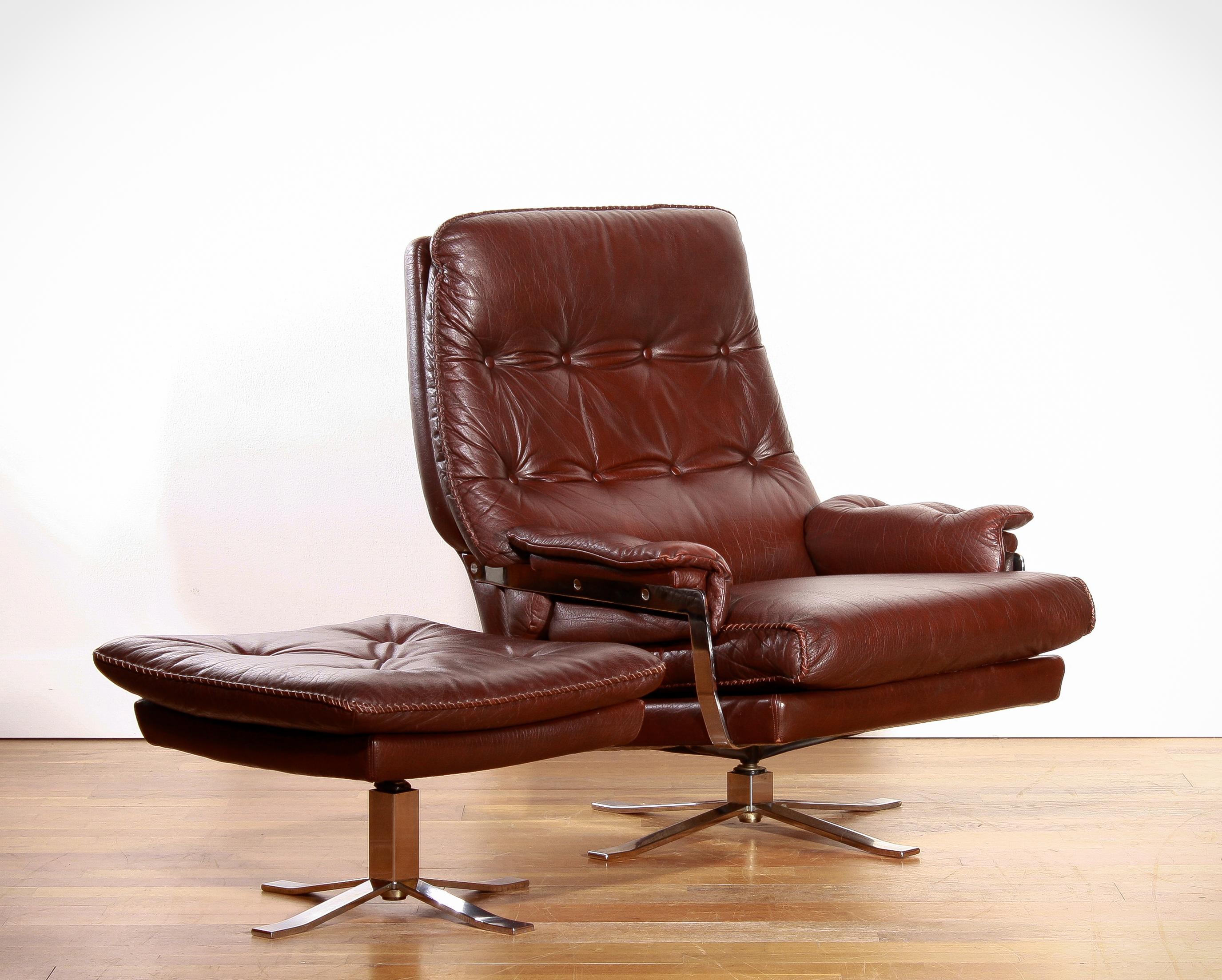 Chrome Arne Norell, Lounge Swivel Chair and Ottoman, Hand-Stitched, Leather In Good Condition In Silvolde, Gelderland