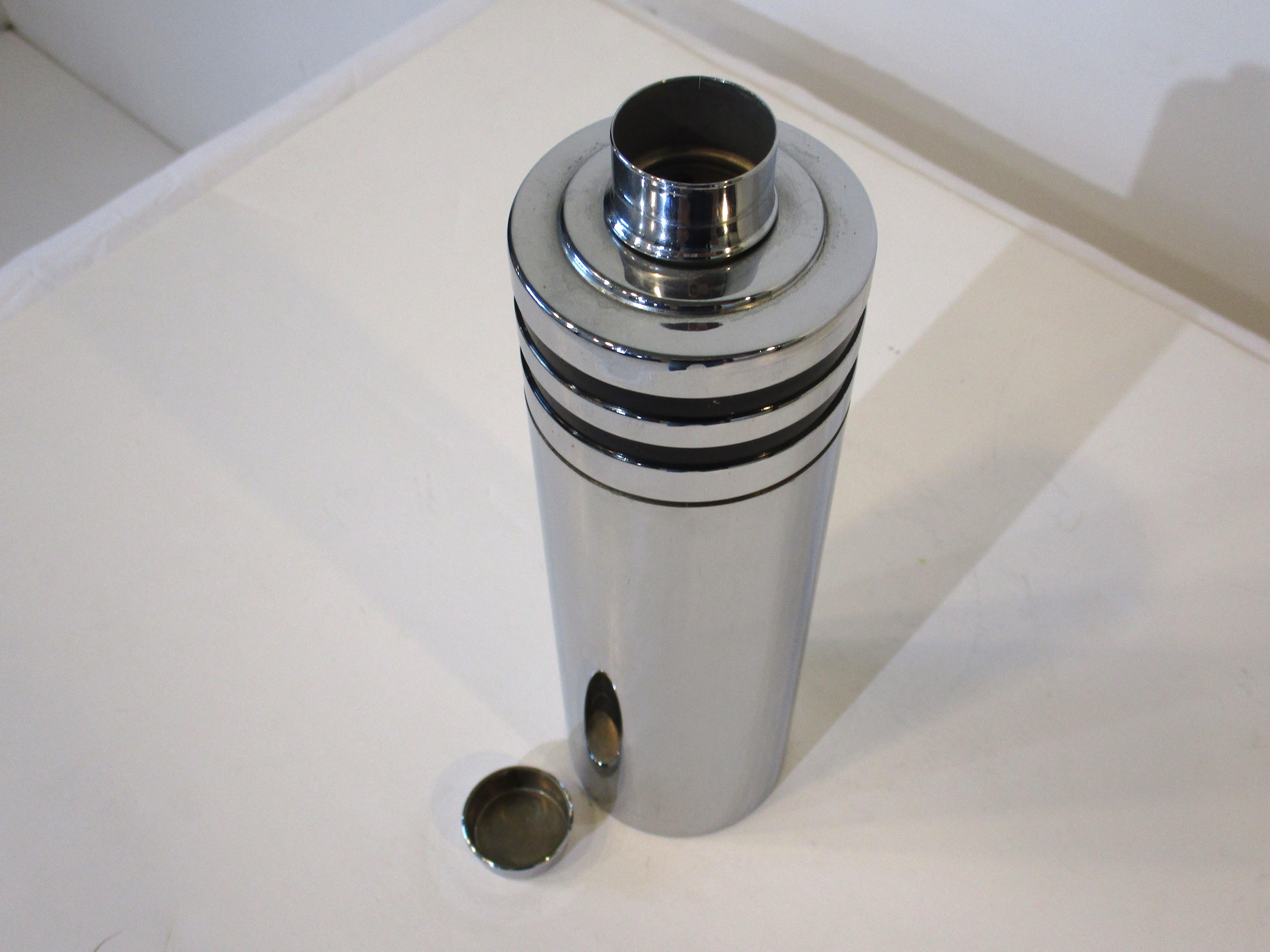 Chrome Art Deco Cocktail Shaker by Evercraft In Good Condition In Cincinnati, OH