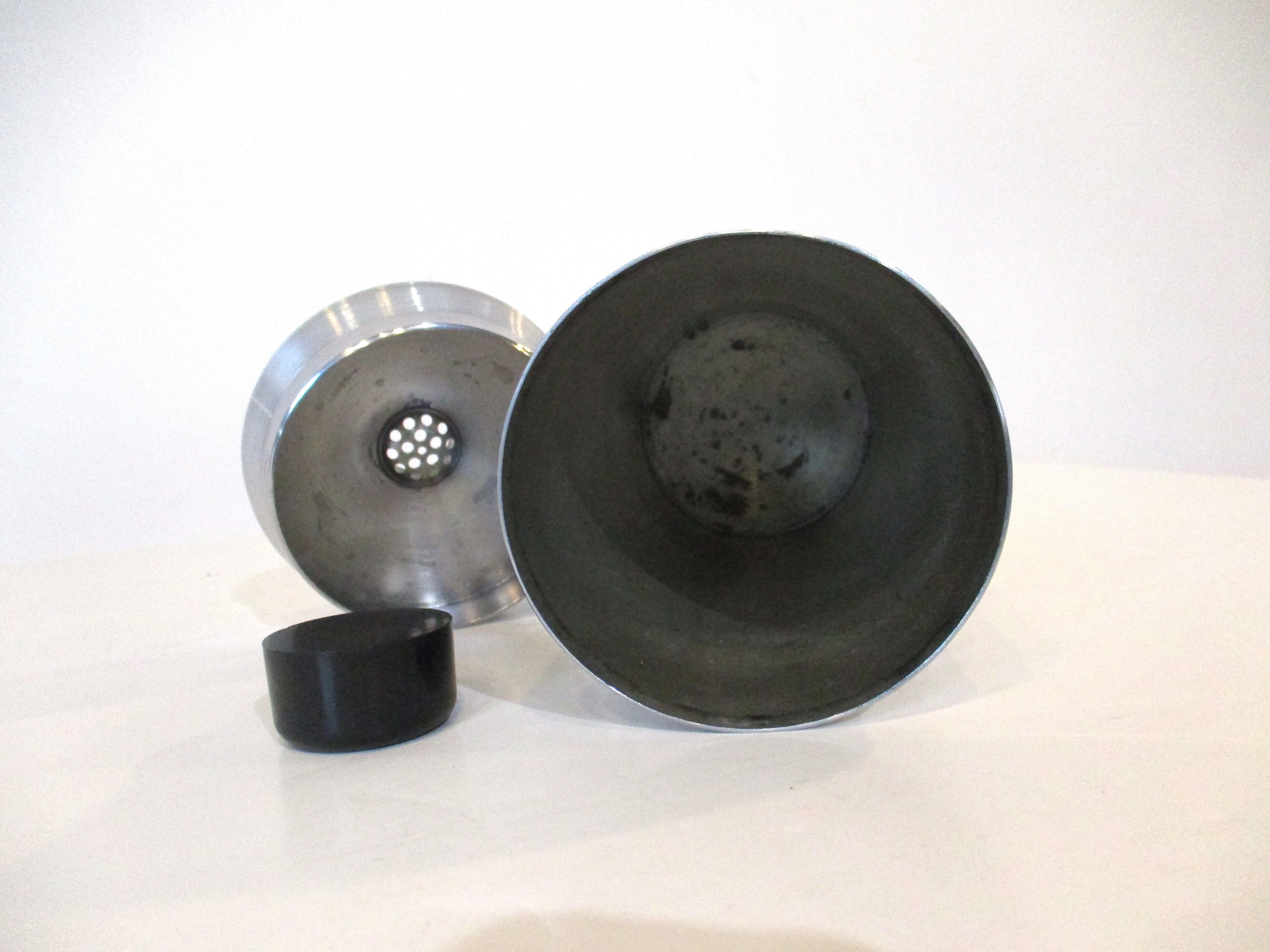 Metal Manning Bowman styled Chrome Art Deco Cocktail Shaker For Sale
