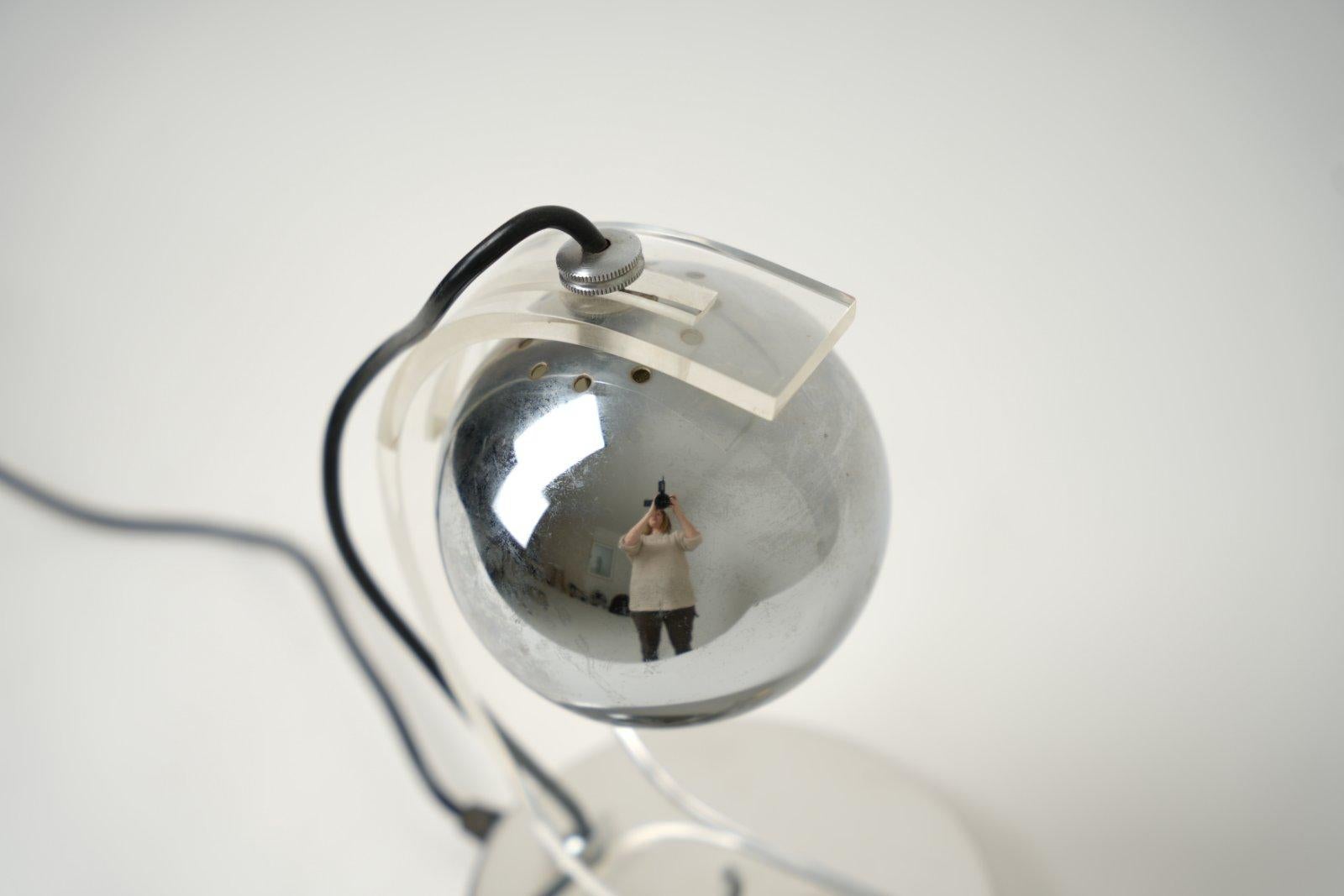 Mid-Century Modern Ball and Ball Ball Guzzini Meblo Lampe de table 1970 en vente