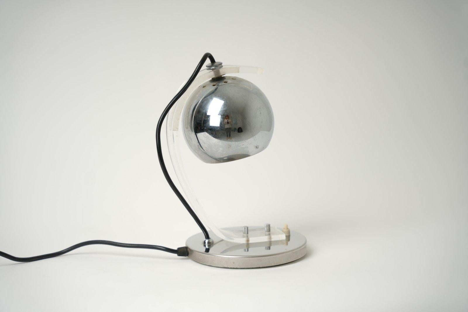 Ball and Ball Ball Guzzini Meblo Lampe de table 1970 en vente 2
