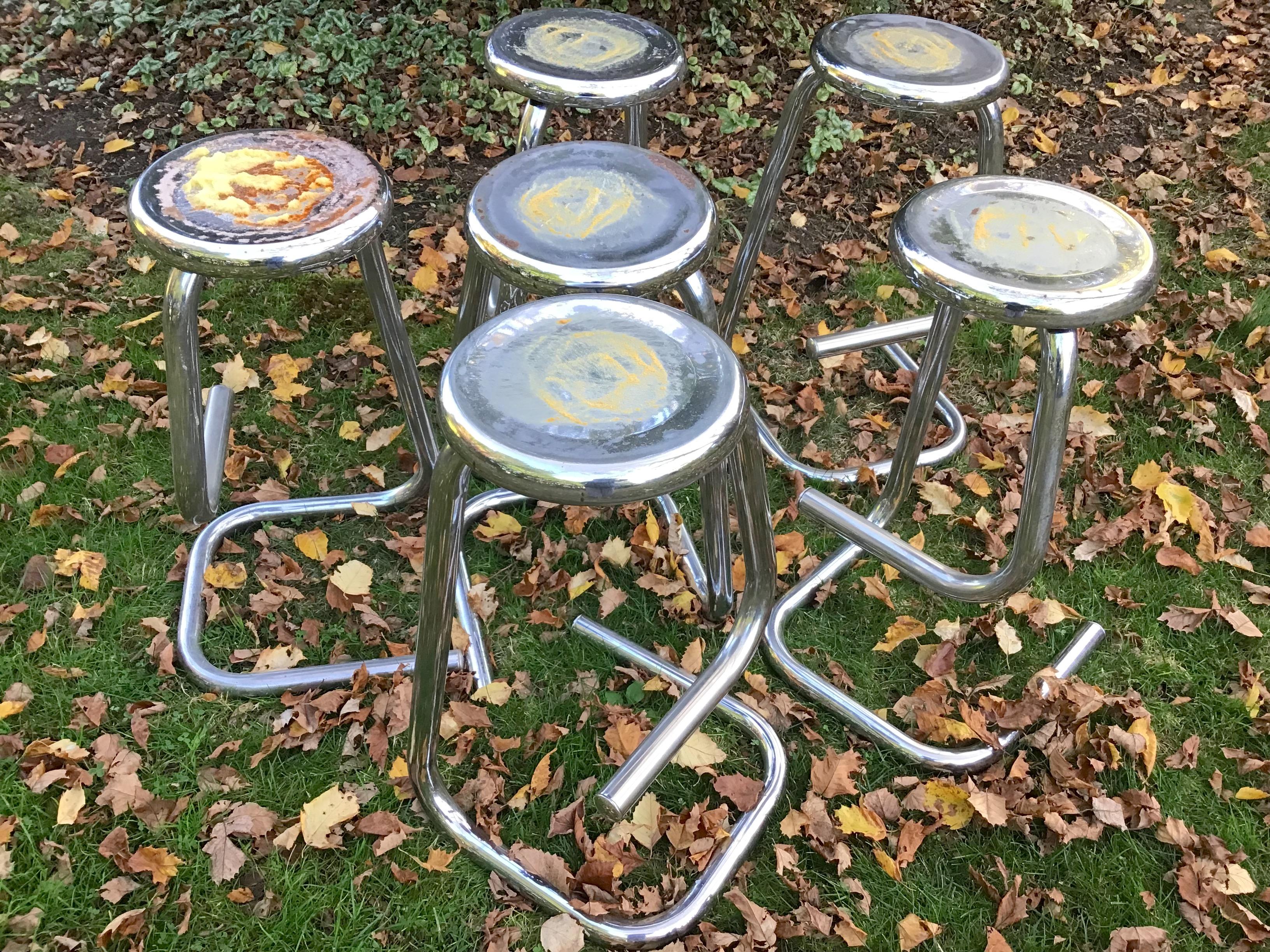 Chrome vintage bar stools, paperclip stools, Kinetics stools 1970s, set of six,
Long Island delivery complimentary.
Designed by Hugh Hamilton & Philip Salmon (model) k700 Kinetics Furniture, made in Canada.
Unfortunately someone glued foam