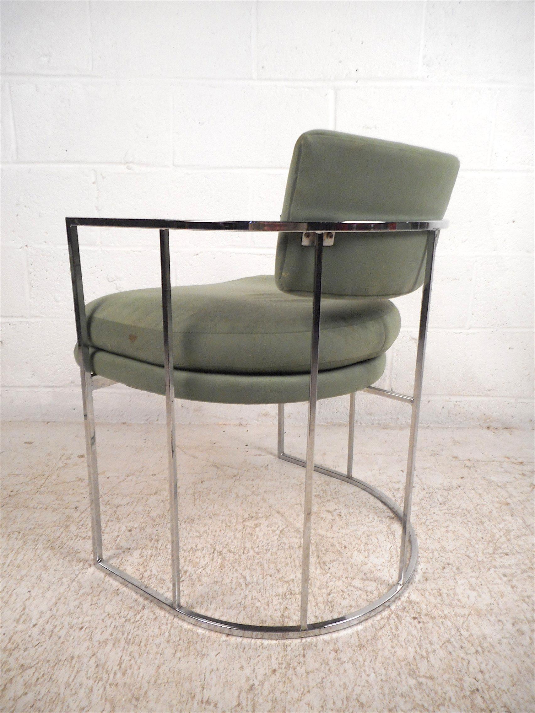 Chrome Barrel Back Dining Chairs by Milo Baughman, Set of 4 In Good Condition In Brooklyn, NY