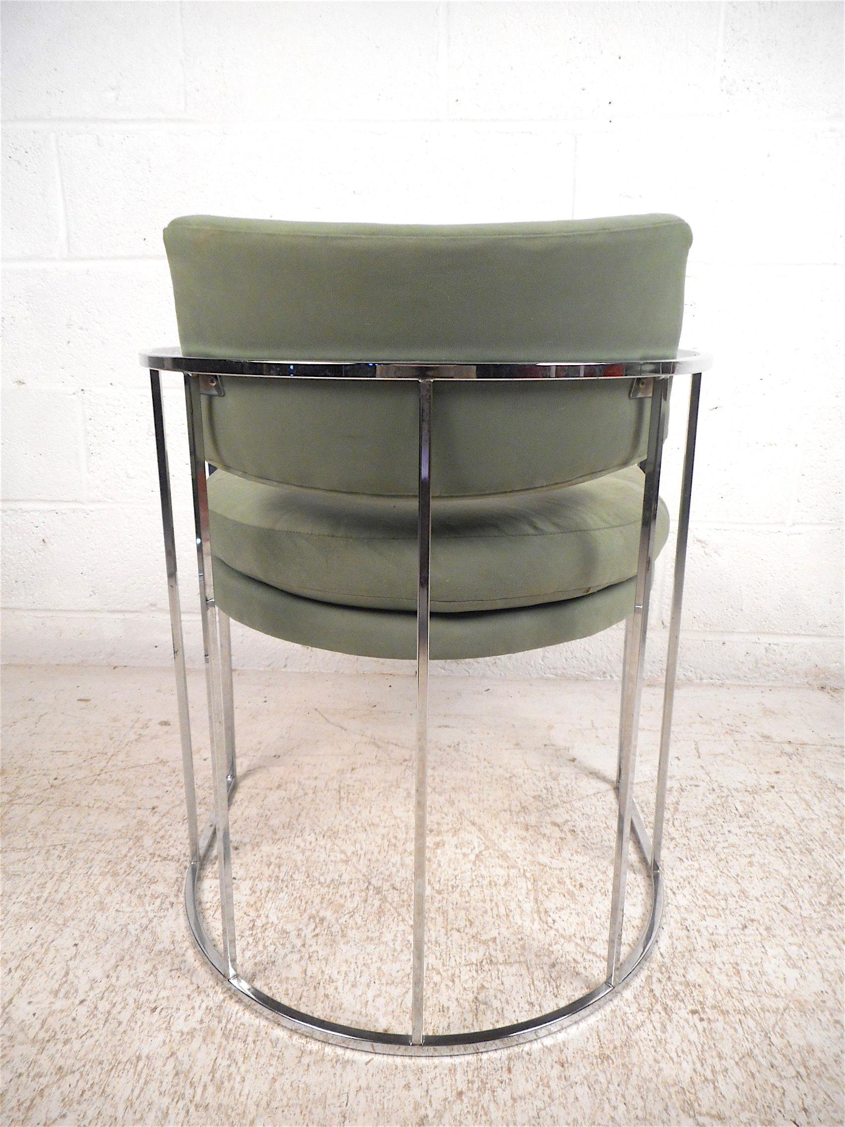 Late 20th Century Chrome Barrel Back Dining Chairs by Milo Baughman, Set of 4