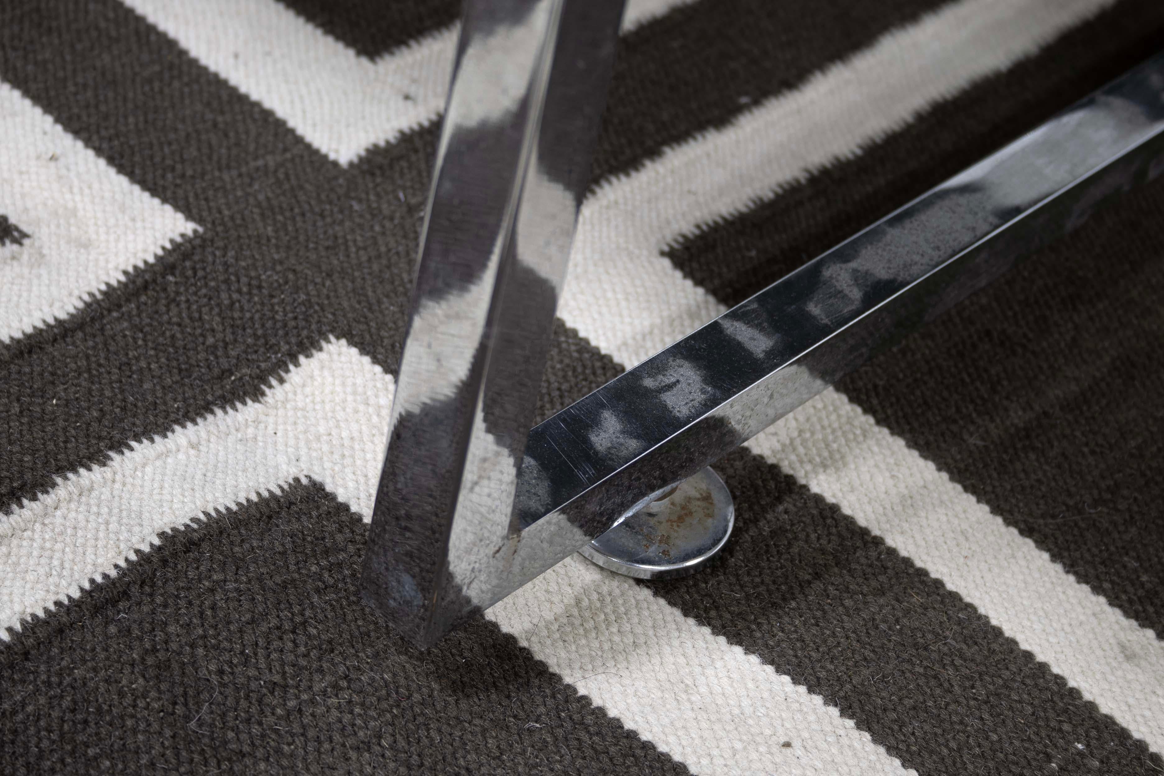 Chrome Table basse à base chromée et plateau en ardoise noire Contemporary Modernity en vente