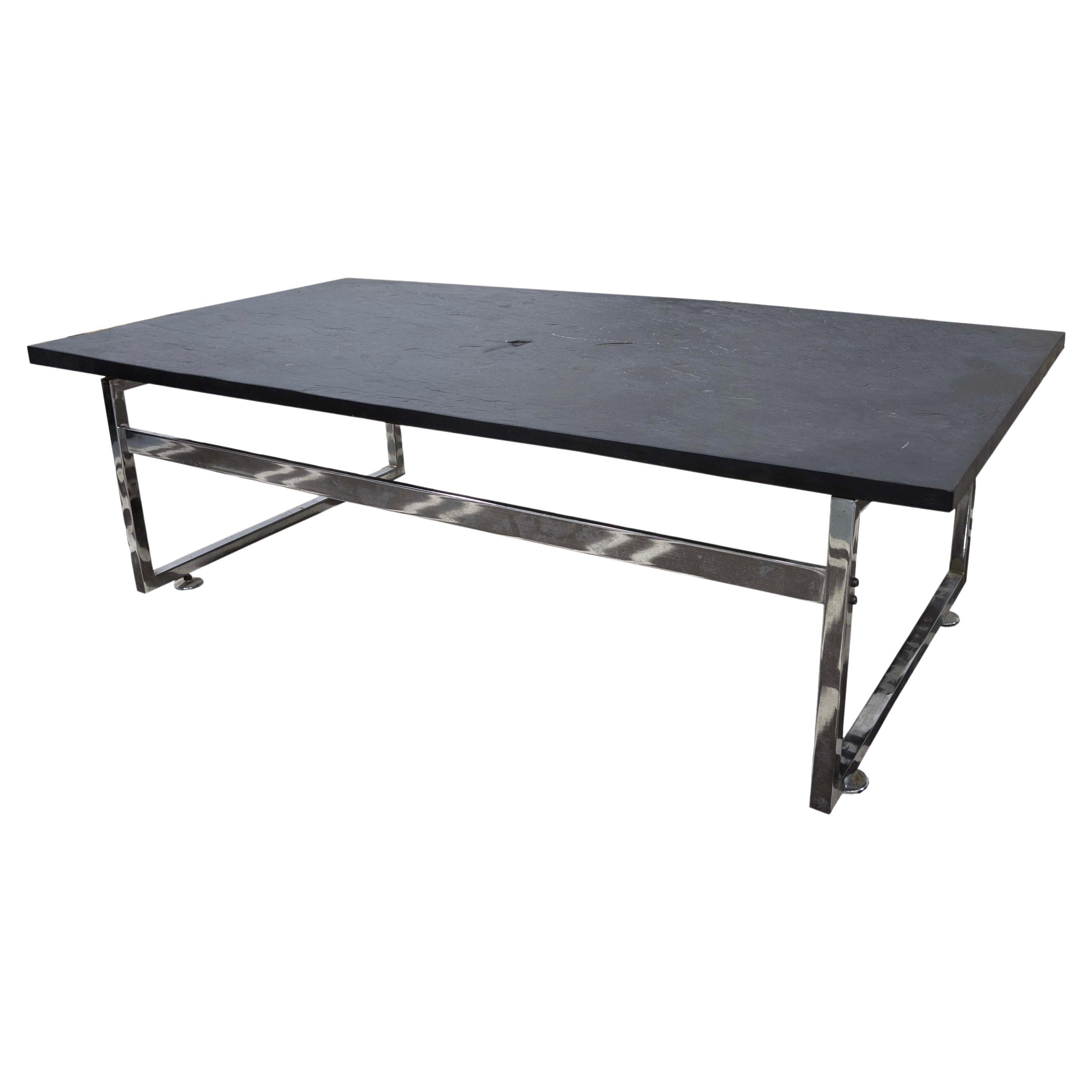Table basse à base chromée et plateau en ardoise noire Contemporary Modernity en vente
