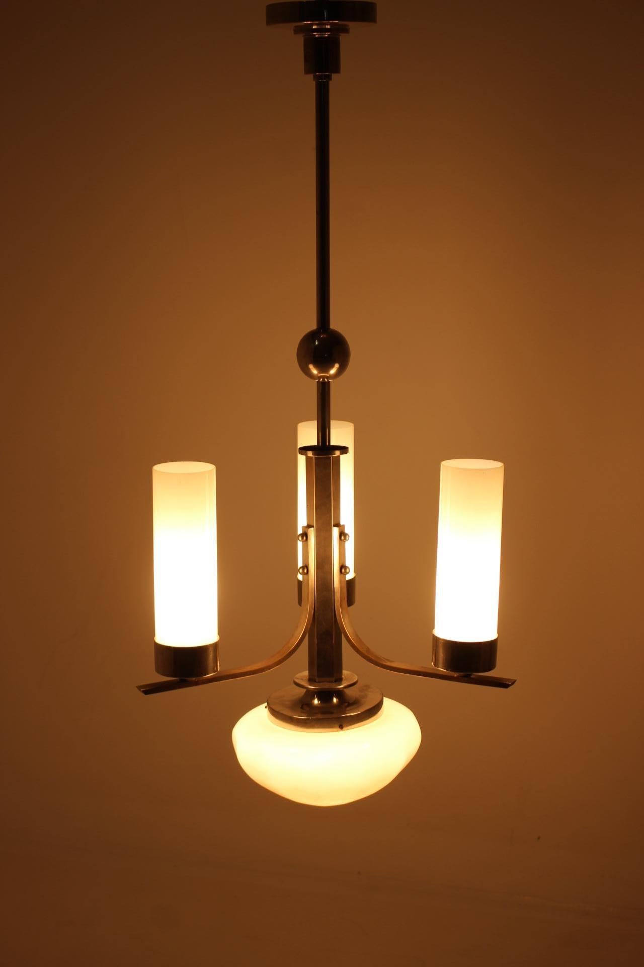 Milieu du XXe siècle Lustre/Lampe à suspension Bauhaus chromé, années 1930 en vente