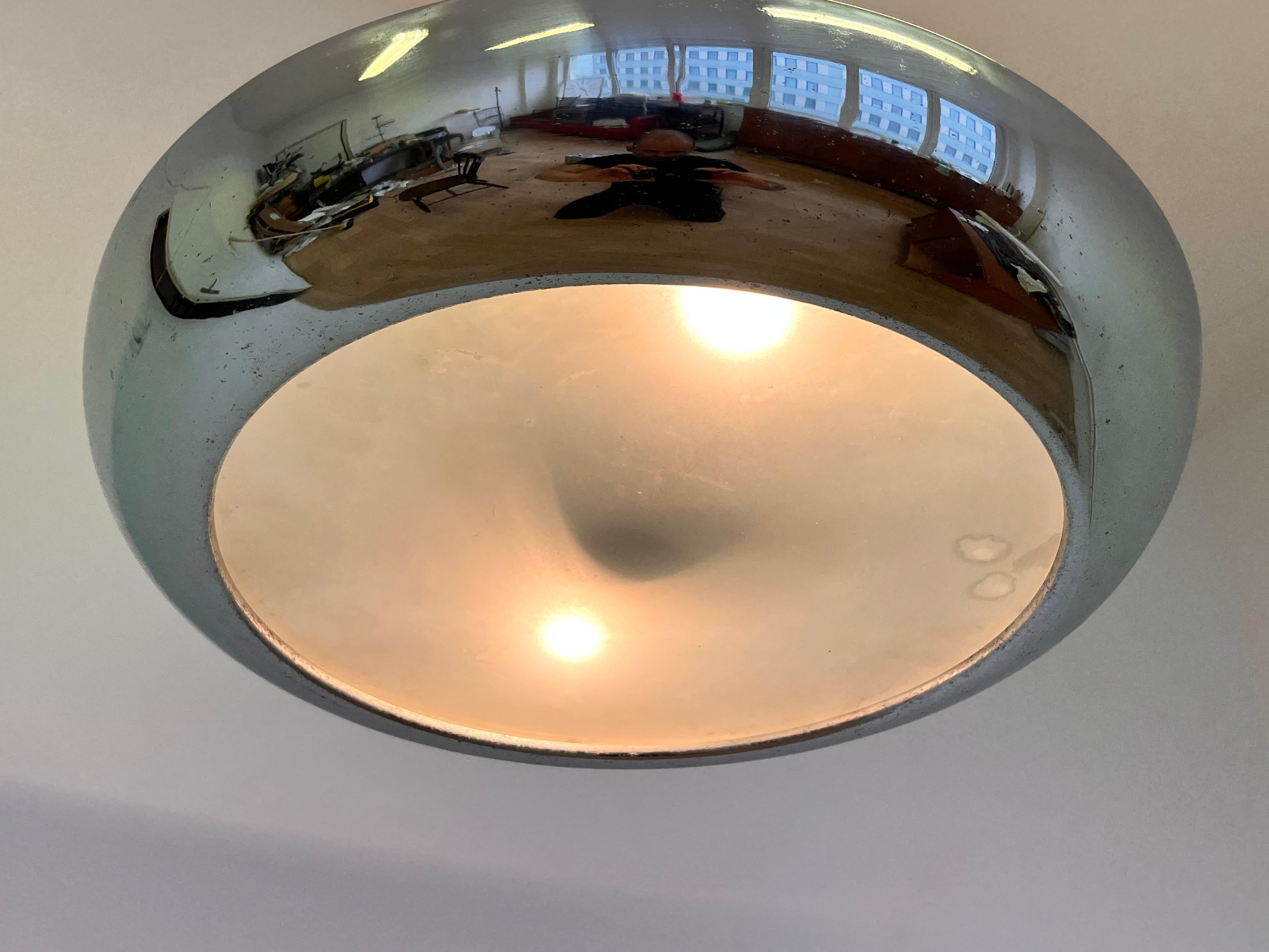 Tchèque Pendentif Bauhaus/ Functionalisme UFO de Napako, années 1940 en vente