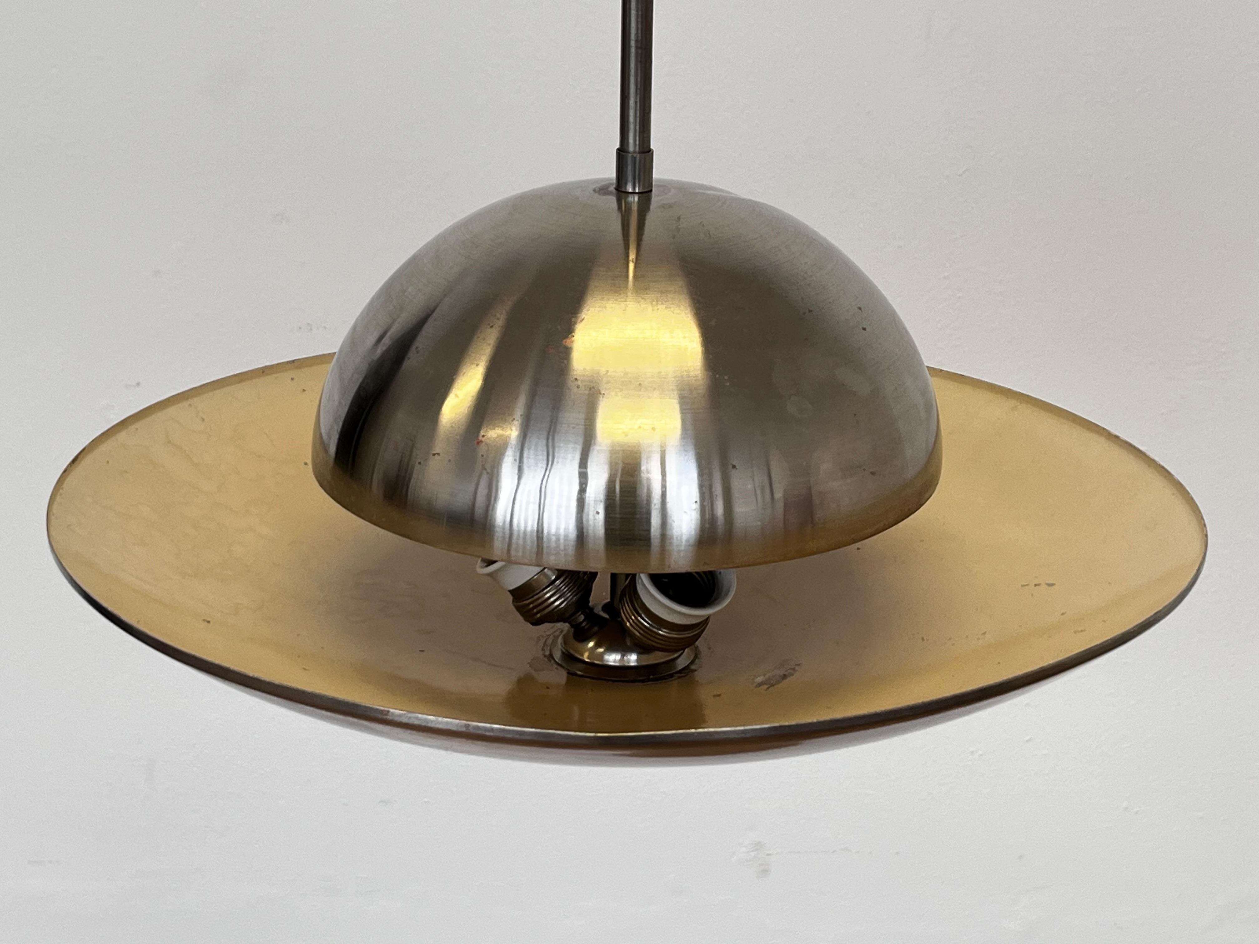 Verchromte Bauhaus-Hängeleuchte - Tschechoslowakei, ca. 1930er Jahre / Funktionalismus im Zustand „Gut“ im Angebot in Praha, CZ