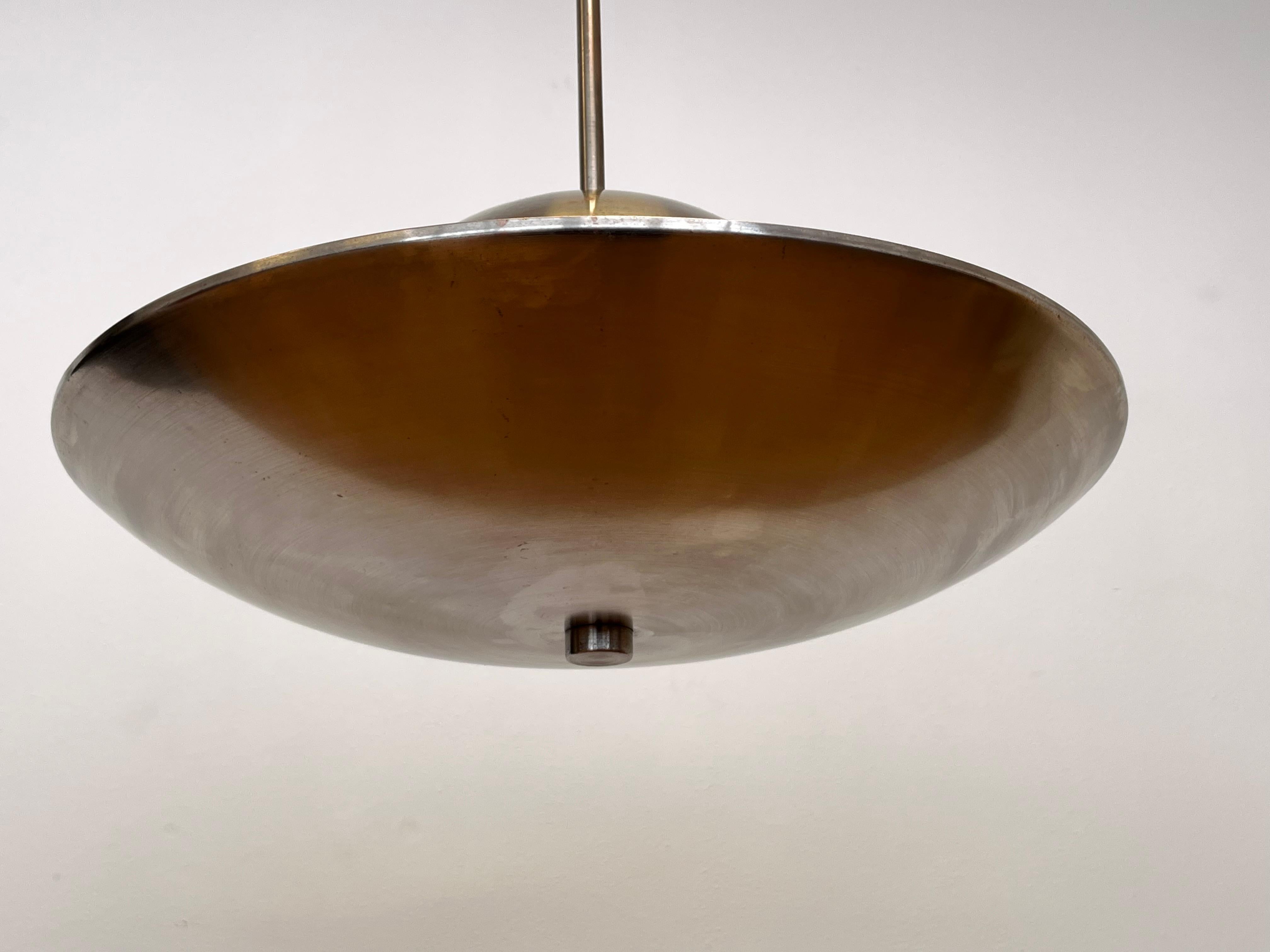 Verchromte Bauhaus-Hängeleuchte - Tschechoslowakei, ca. 1930er Jahre / Funktionalismus im Angebot 1