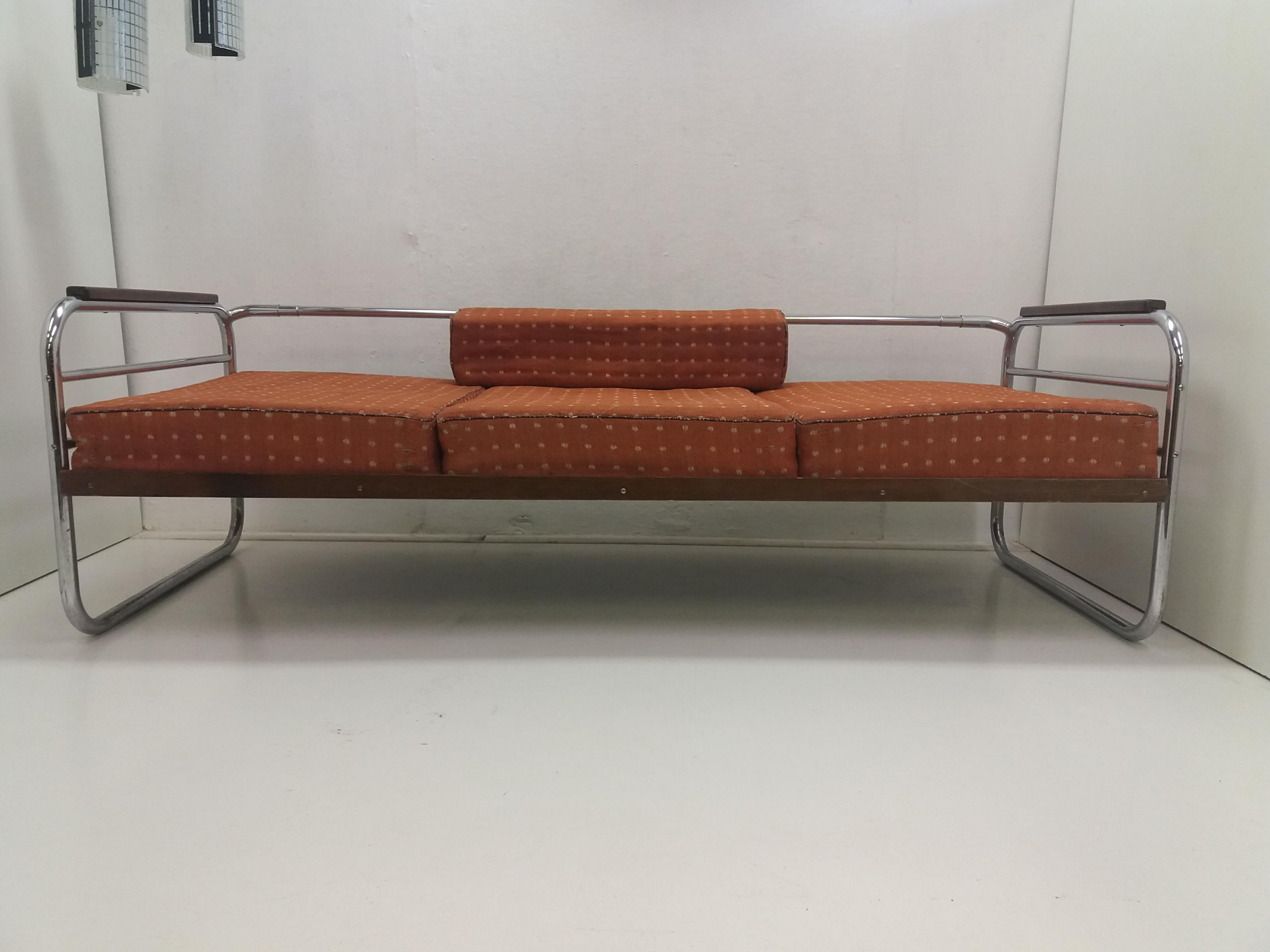 - Made in Czechoslovakia
- Made of chrome, fabric
- Original upholstery
- Dimensions of mattress: W 185cm x D 83cm
- Good, original condition.