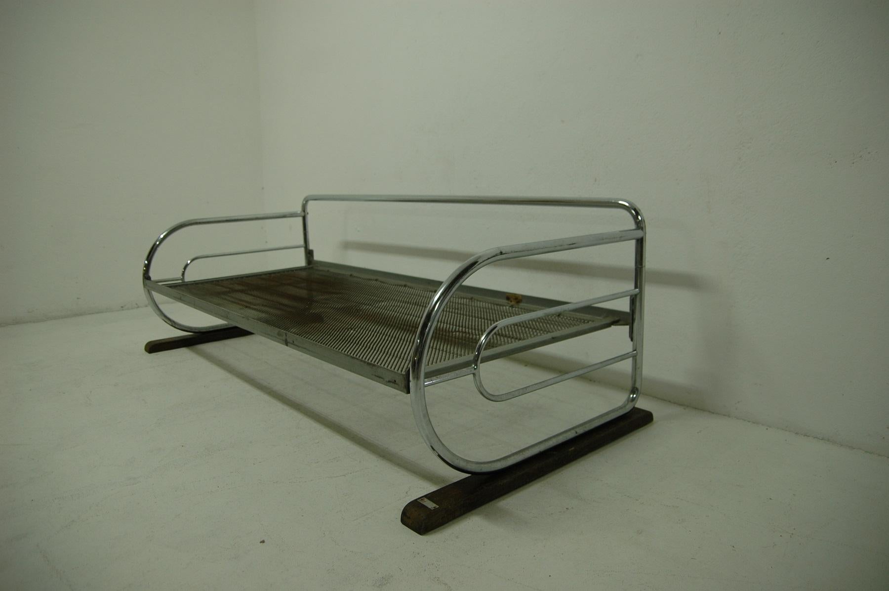 Mid-20th Century Chrome Bauhaus Sofa by Robert Slezák, Bohemia, 1930s