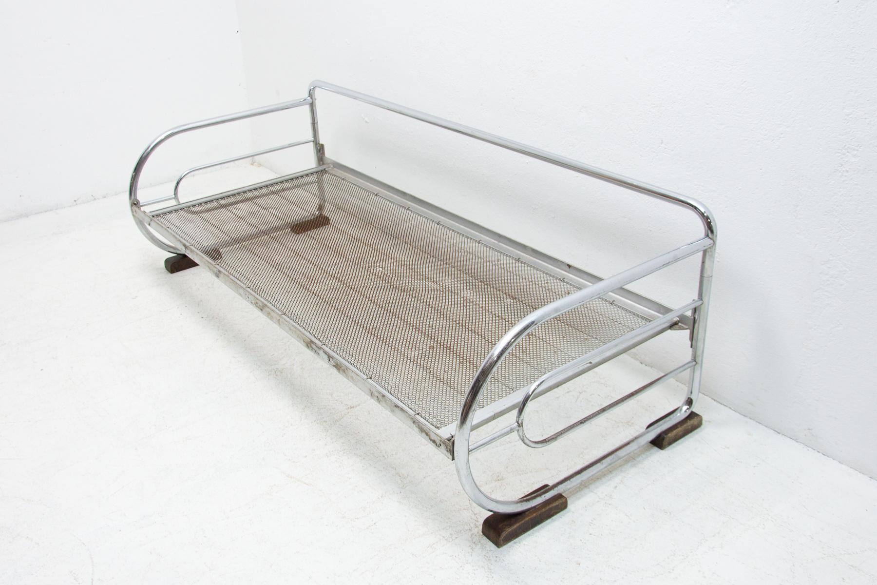 Steel Chrome Bauhaus Sofa by Hynek Gottwald, Bohemia, 1930s