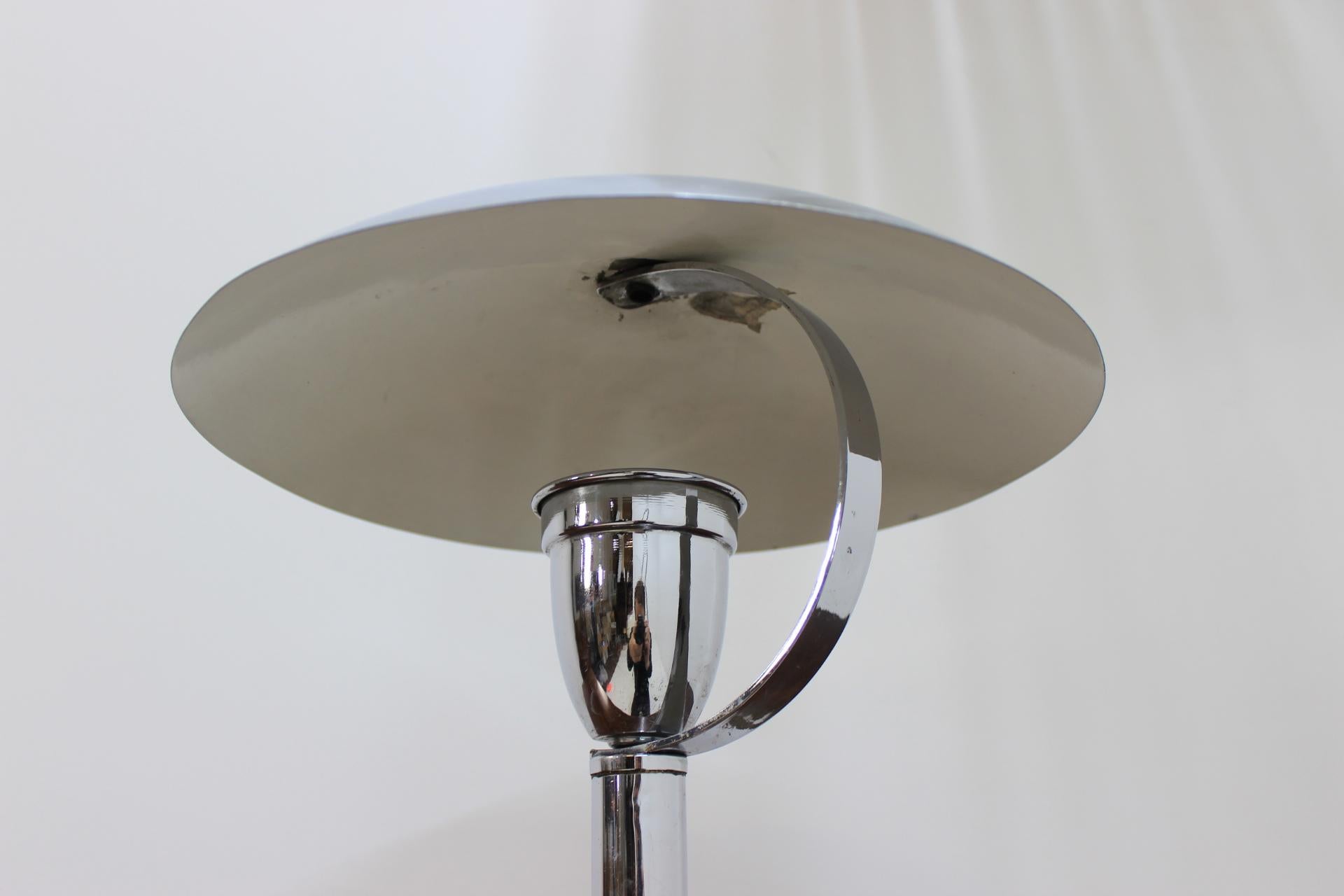 Chrome Bauhaus Table Lamp, 1930s In Good Condition In Praha, CZ
