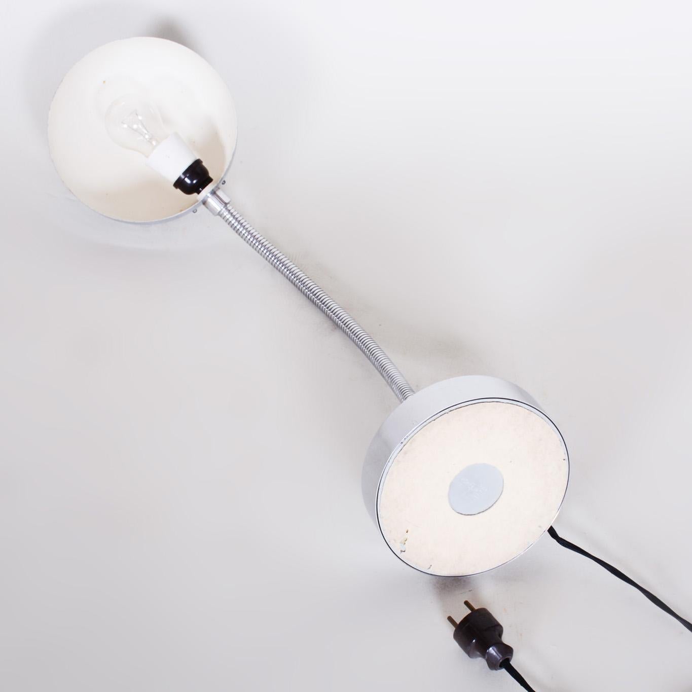 Bauhaus-Tischlampe aus Chrom, neu elektrifiziert, Designer M. Prokop, Tschechien, 1920er Jahre im Angebot 1