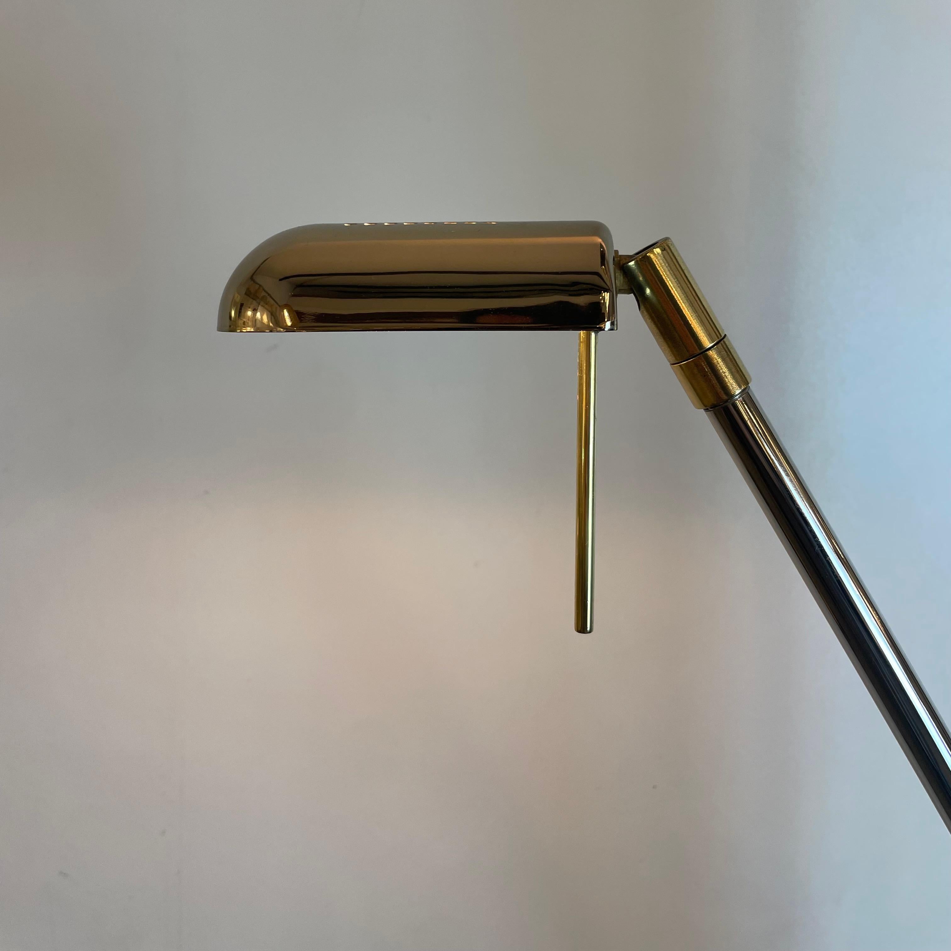 Chrom & Messing Stehlampe von Deknudt Belgien, 1980er (Ende des 20. Jahrhunderts) im Angebot