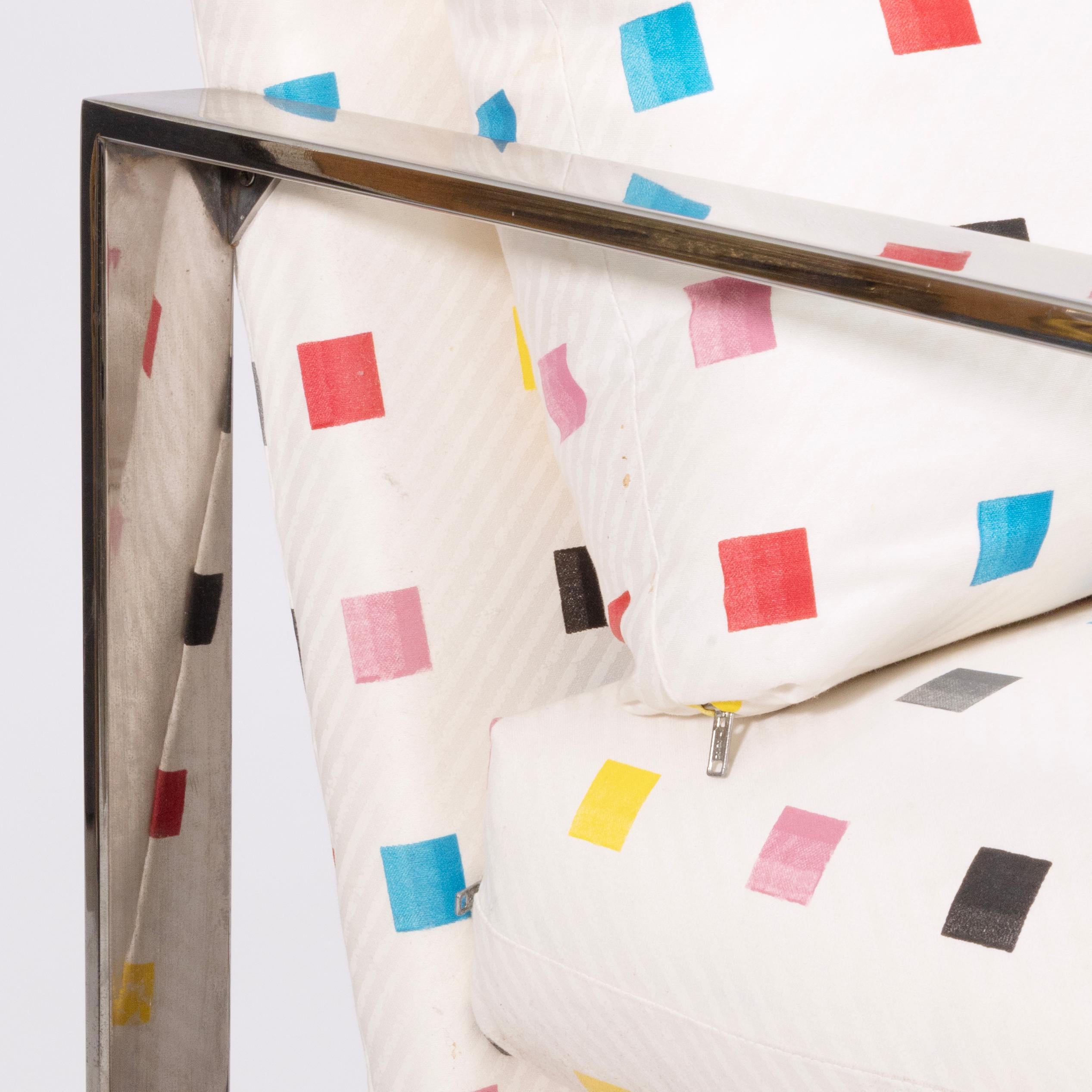 Sedia da salotto a sbalzo cromata con rivestimento geometrico colorato per Swaim in vendita 1