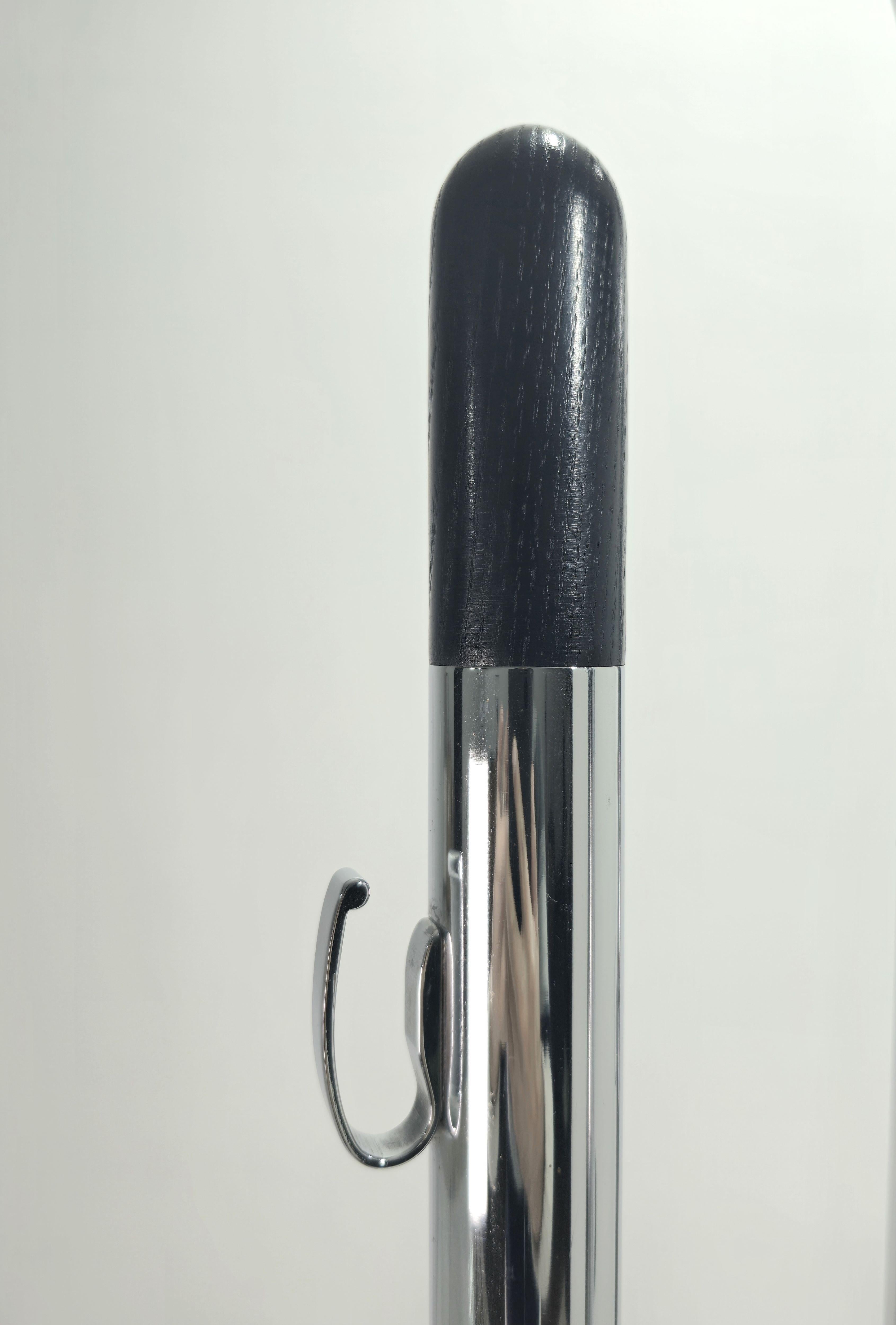 Verchromter Garderobenständer mit hellem Mid-Century Modern-Design Italien 1970 im Angebot 1
