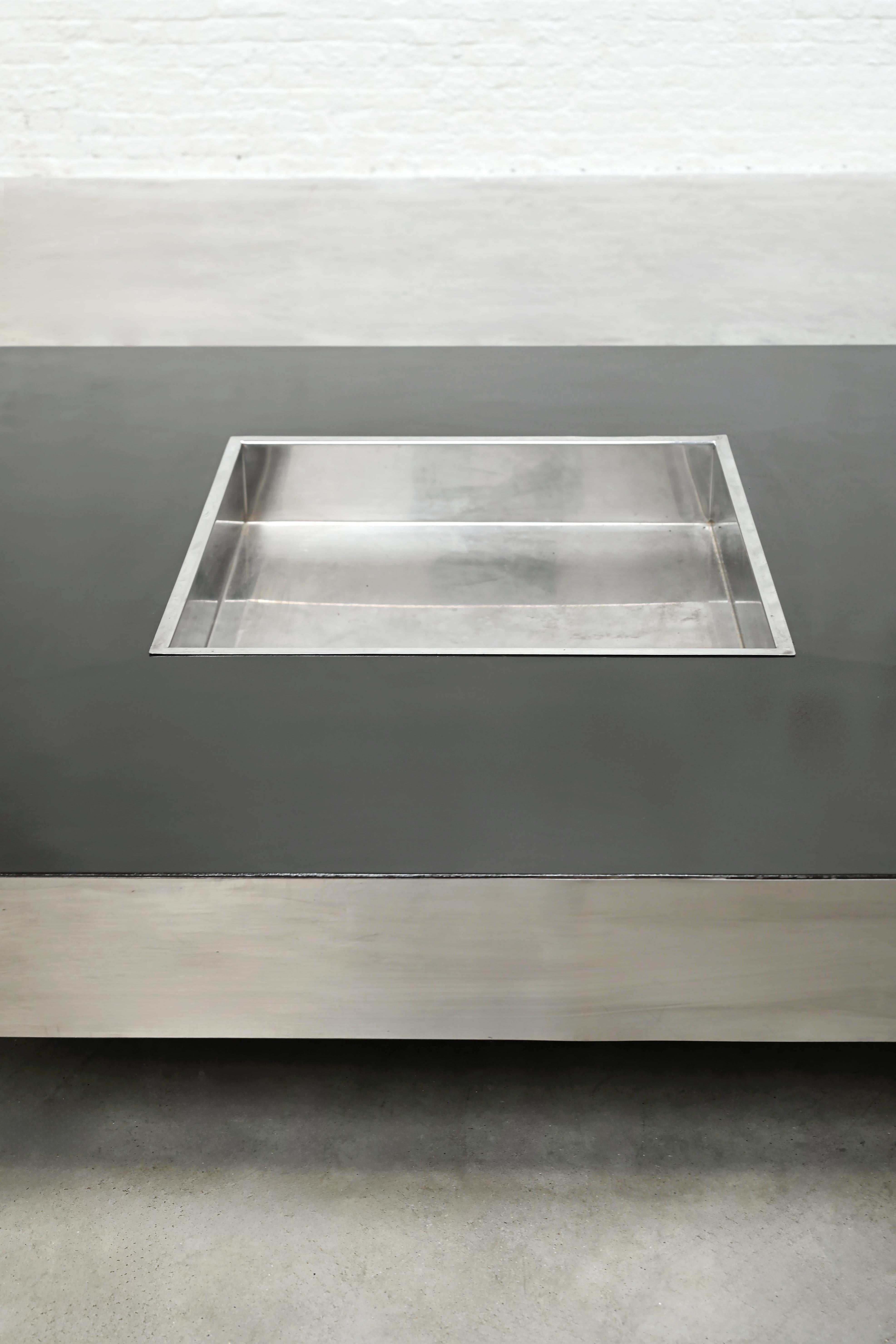 Fin du 20e siècle Table basse en chrome avec bar intégré dans le style de Willy Rizzo, années 1970 en vente