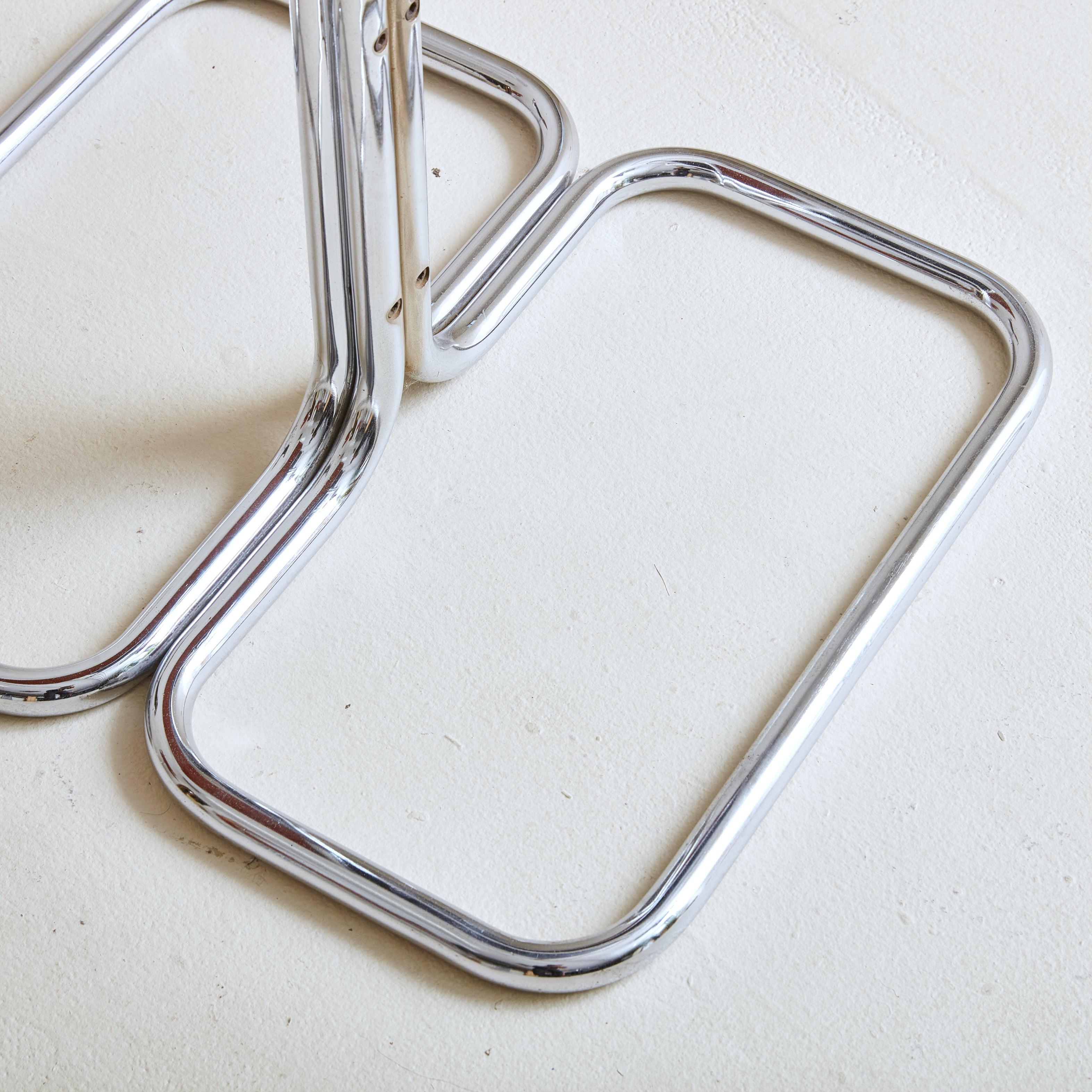 Chaise à bandoulière en chrome et cuir cognac attribuée à Guido Faleschini, Italie en vente 3