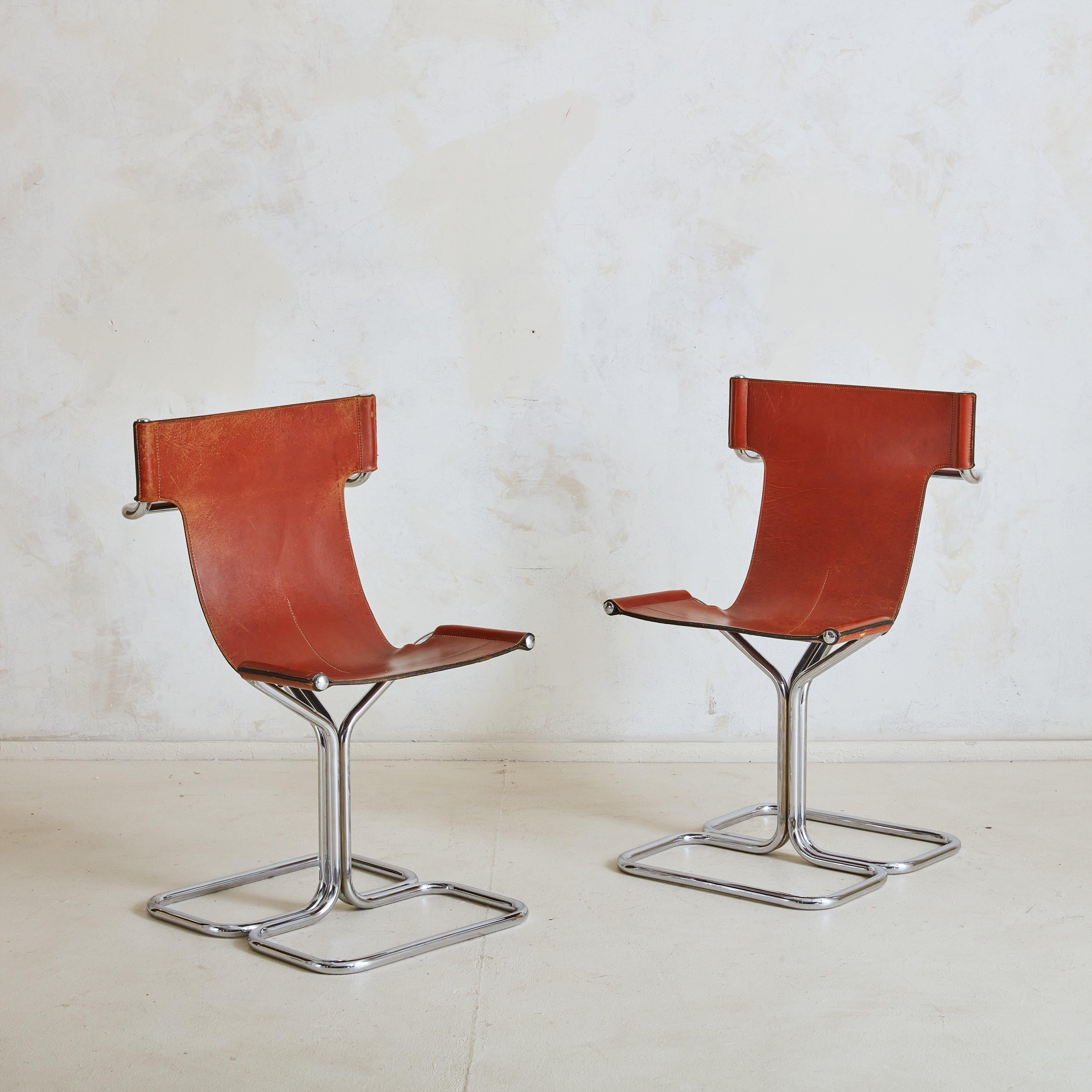 italien Chaise à bandoulière en chrome et cuir cognac attribuée à Guido Faleschini, Italie en vente