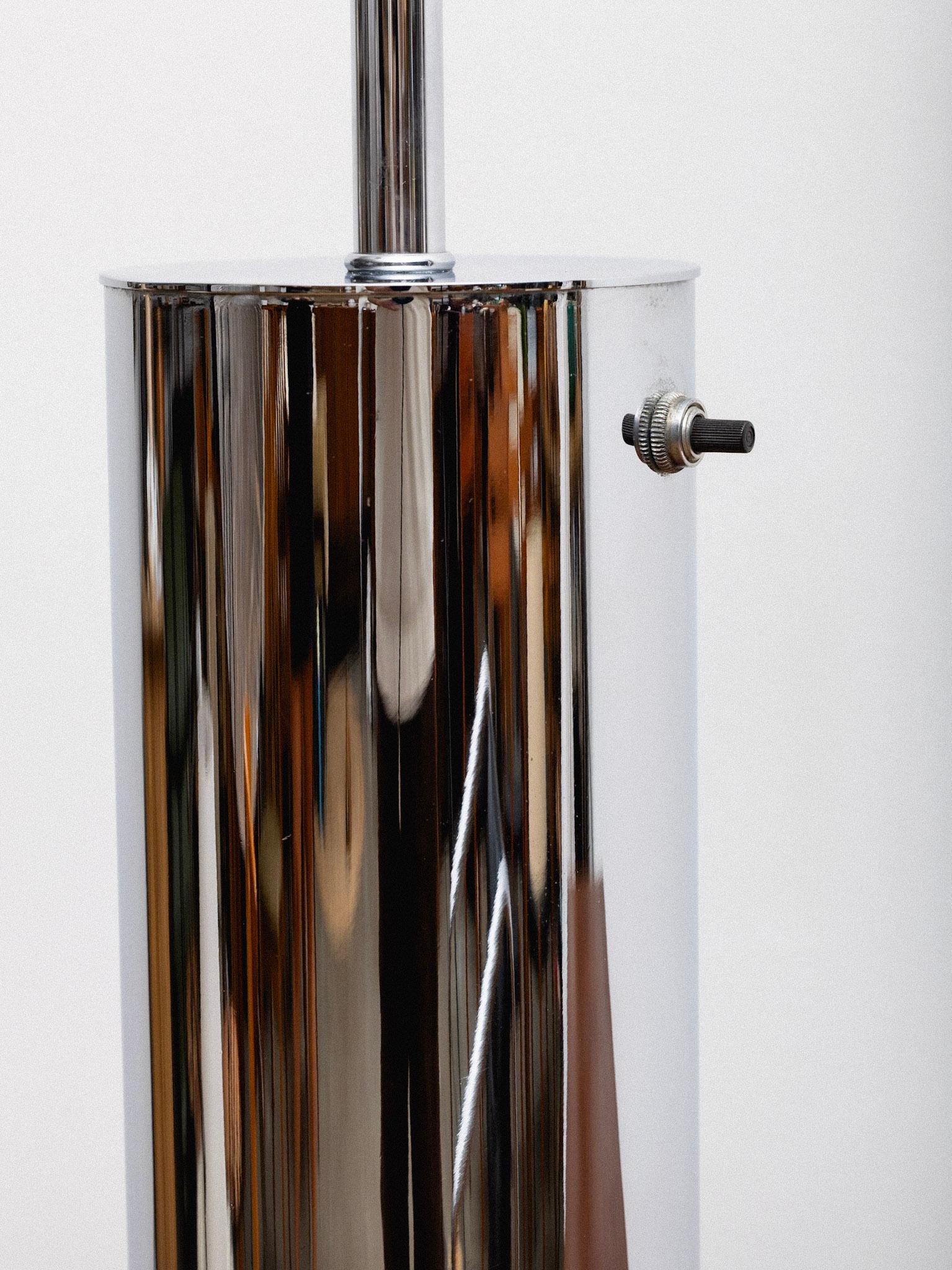Lámpara de Sobremesa Cilindro Cromo by Von Nessen en Bueno estado para la venta en Brooklyn, NY