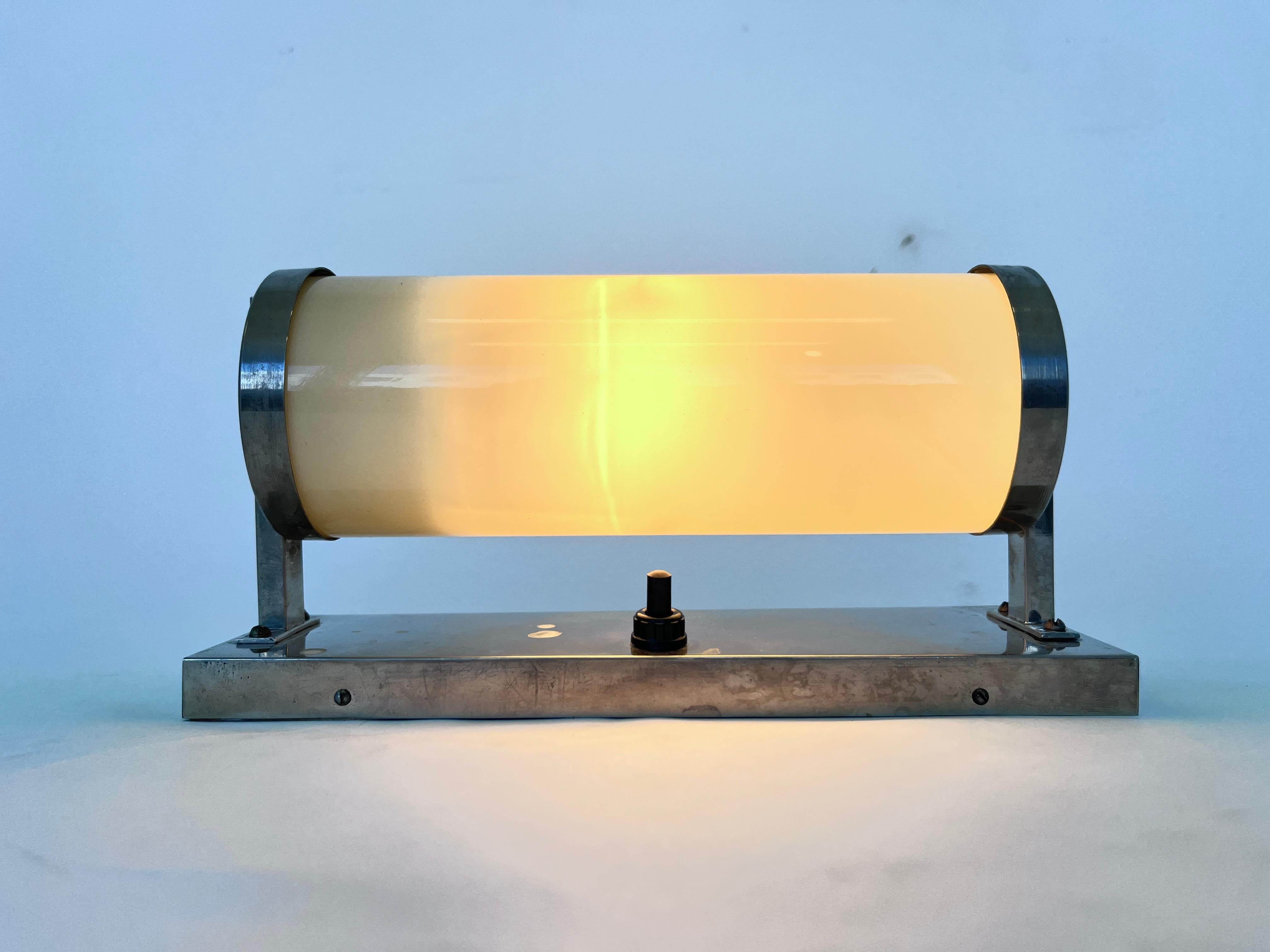 Chrome Design Bauhaus Wall Lamp, 1930s - Czechoslovakia In Good Condition For Sale In Praha, CZ