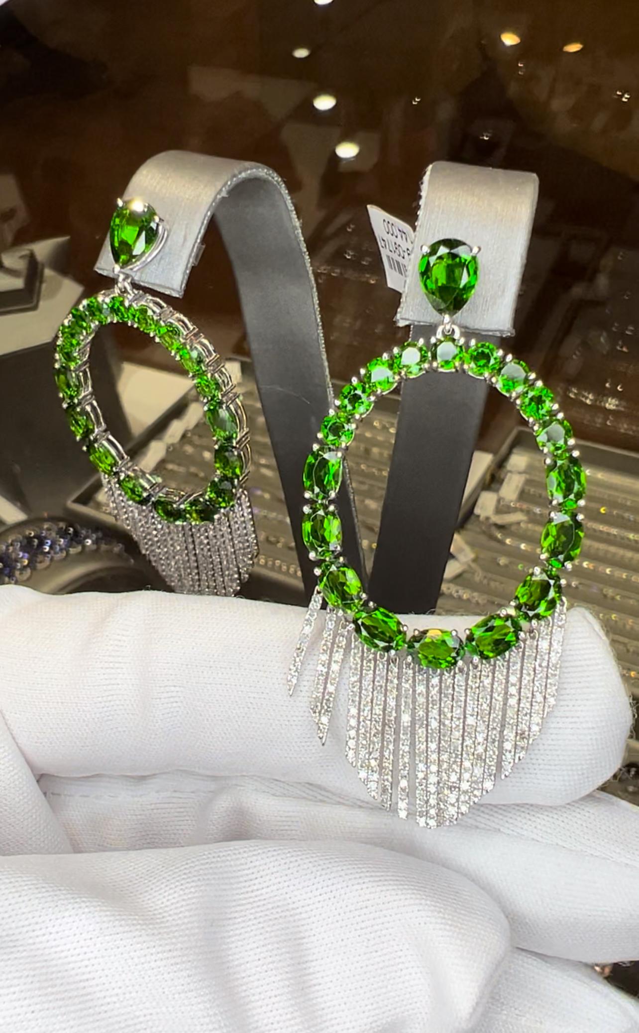 Chrom-Diopside und Diamant-Kronleuchter-Ohrringe, 18K Weißgold, 17,00ct Total im Angebot 4