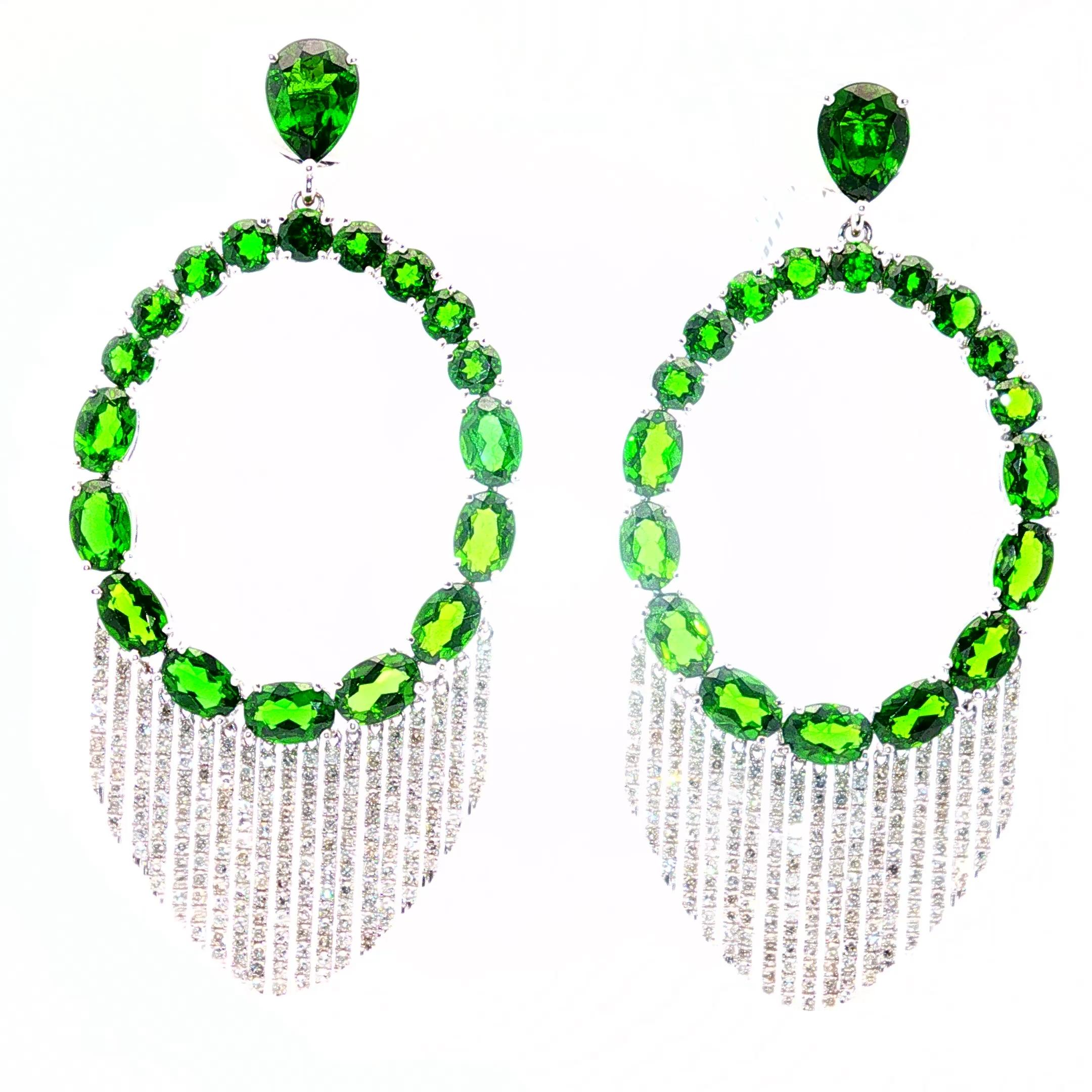 Chrom-Diopside und Diamant-Kronleuchter-Ohrringe, 18K Weißgold, 17,00ct Total (Zeitgenössisch) im Angebot