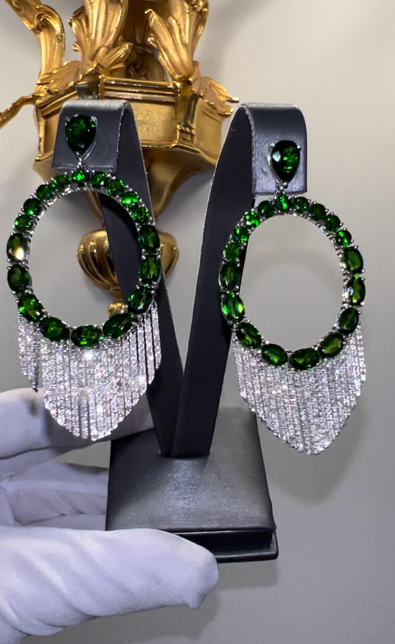 Chrom-Diopside und Diamant-Kronleuchter-Ohrringe, 18K Weißgold, 17,00ct Total im Angebot 2